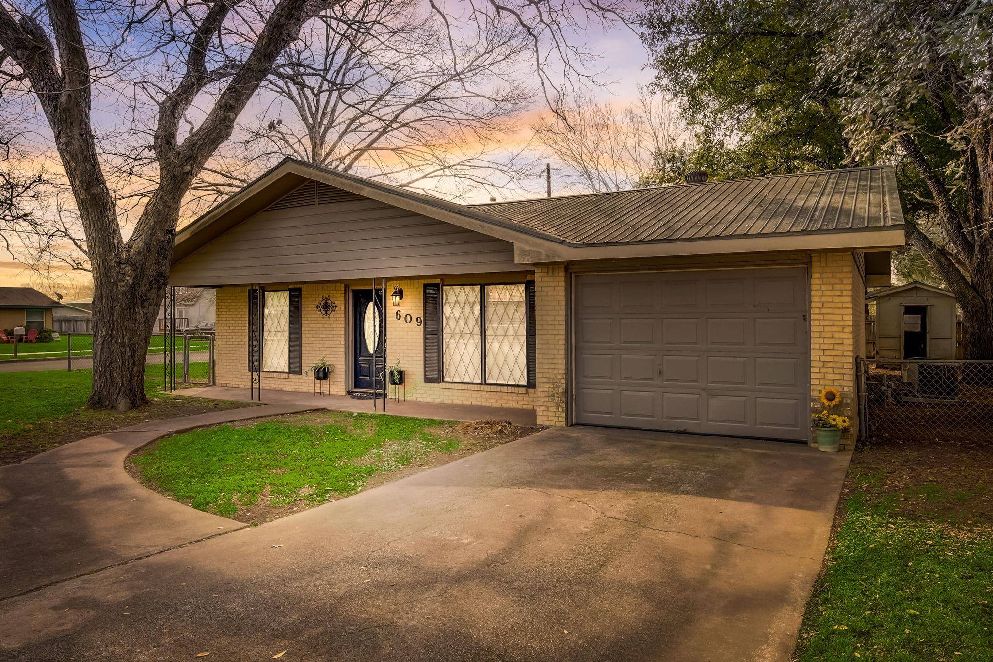 609 Laurel ST, Bastrop, TX 78602