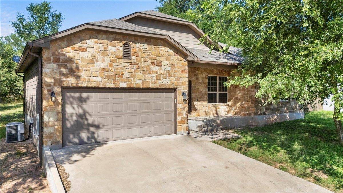 163 Puu Waa Waa LN, Bastrop, TX 78602