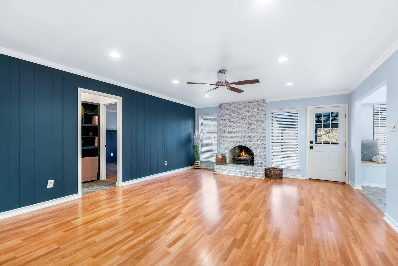 208 Woodmont DR, Georgetown, TX 78628