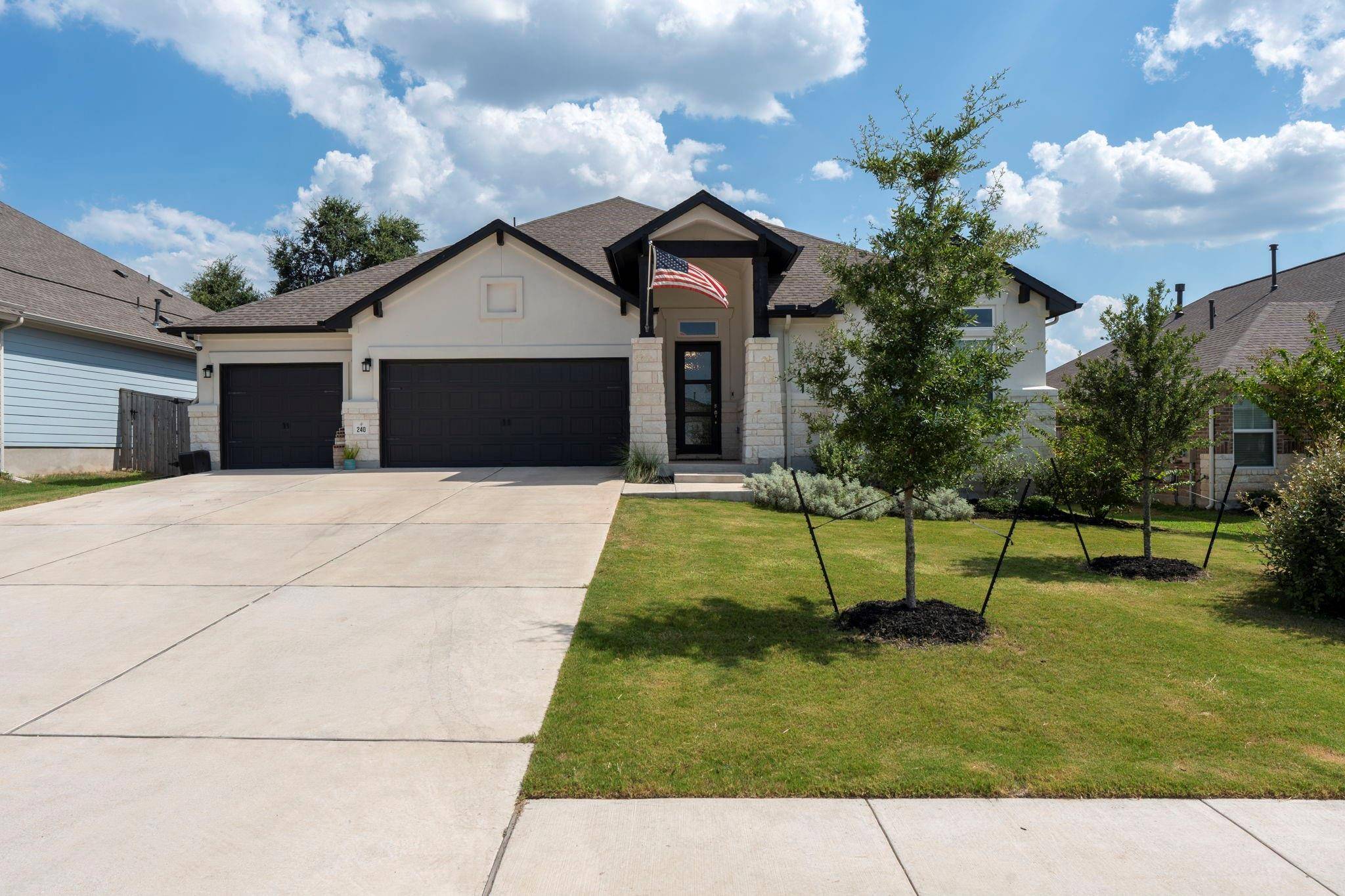 240 Helena LN, Kyle, TX 78640