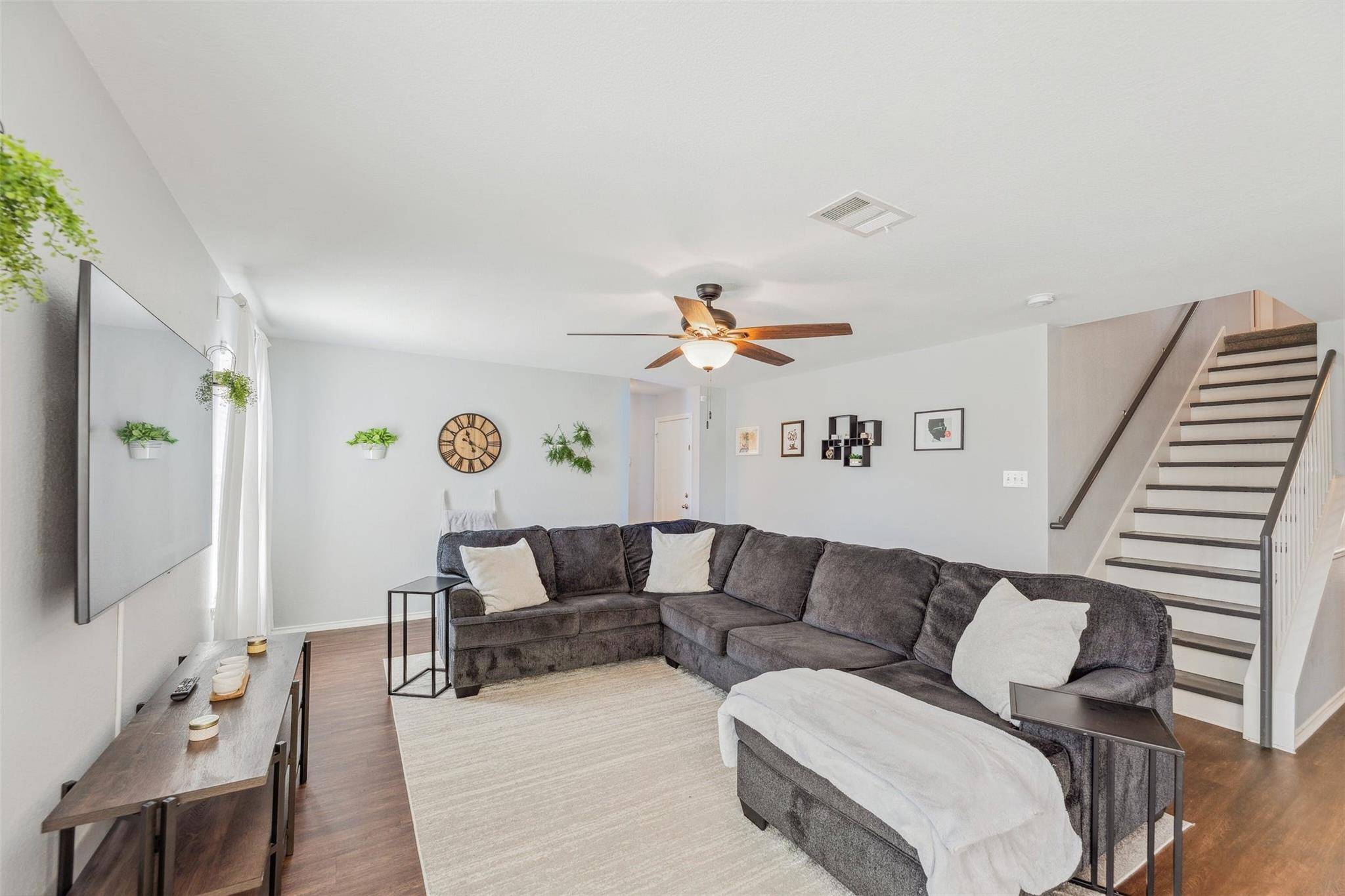 111 Baldwin ST, Hutto, TX 78634