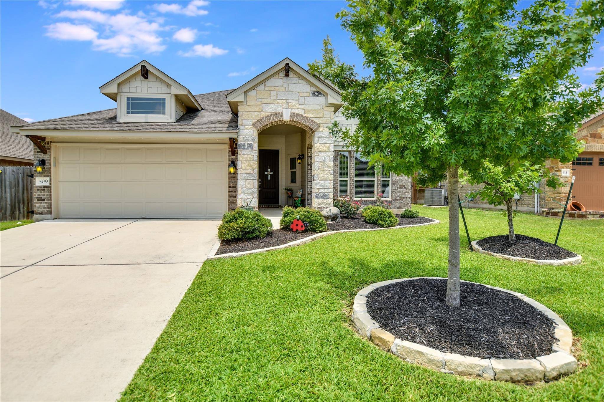 509 Kirkhill ST, Hutto, TX 78634