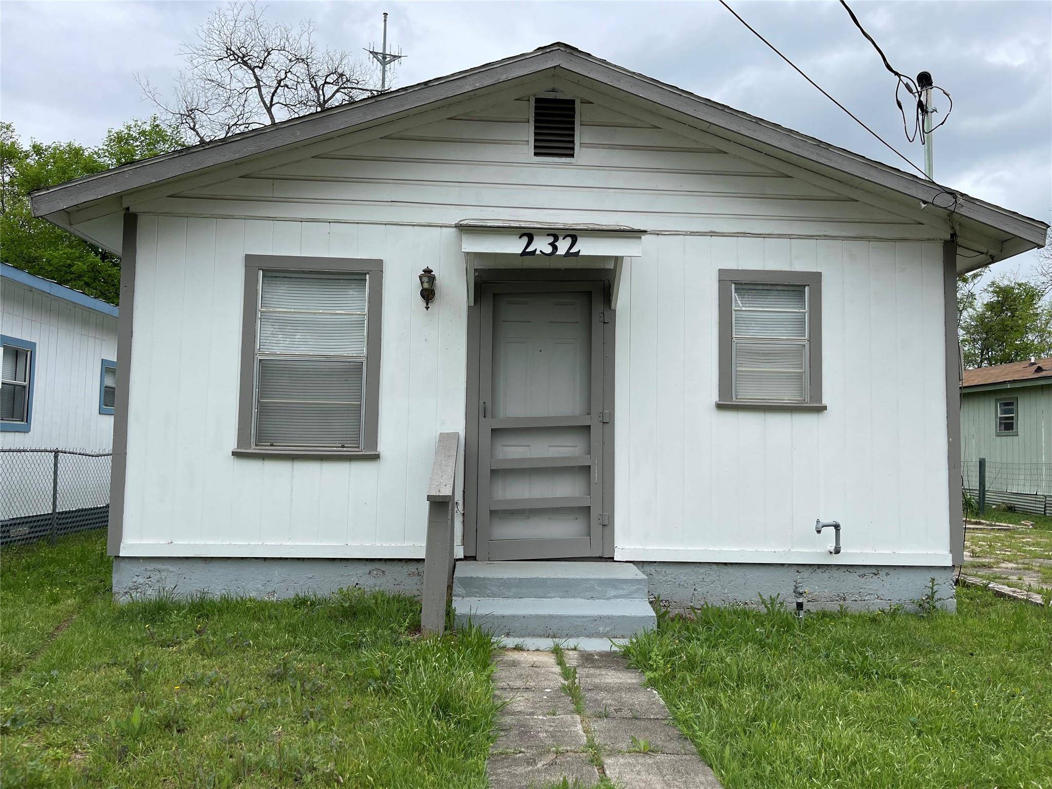 232 Camacho ST, San Marcos, TX 78666