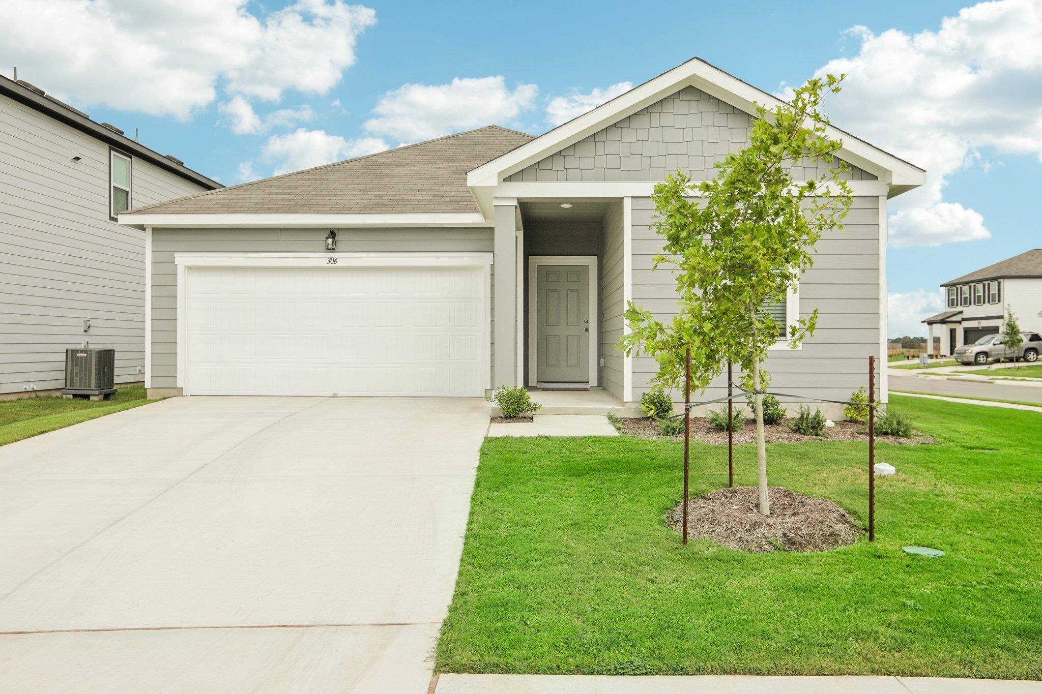 700 West Wesley Miller LN, Taylor, TX 76574