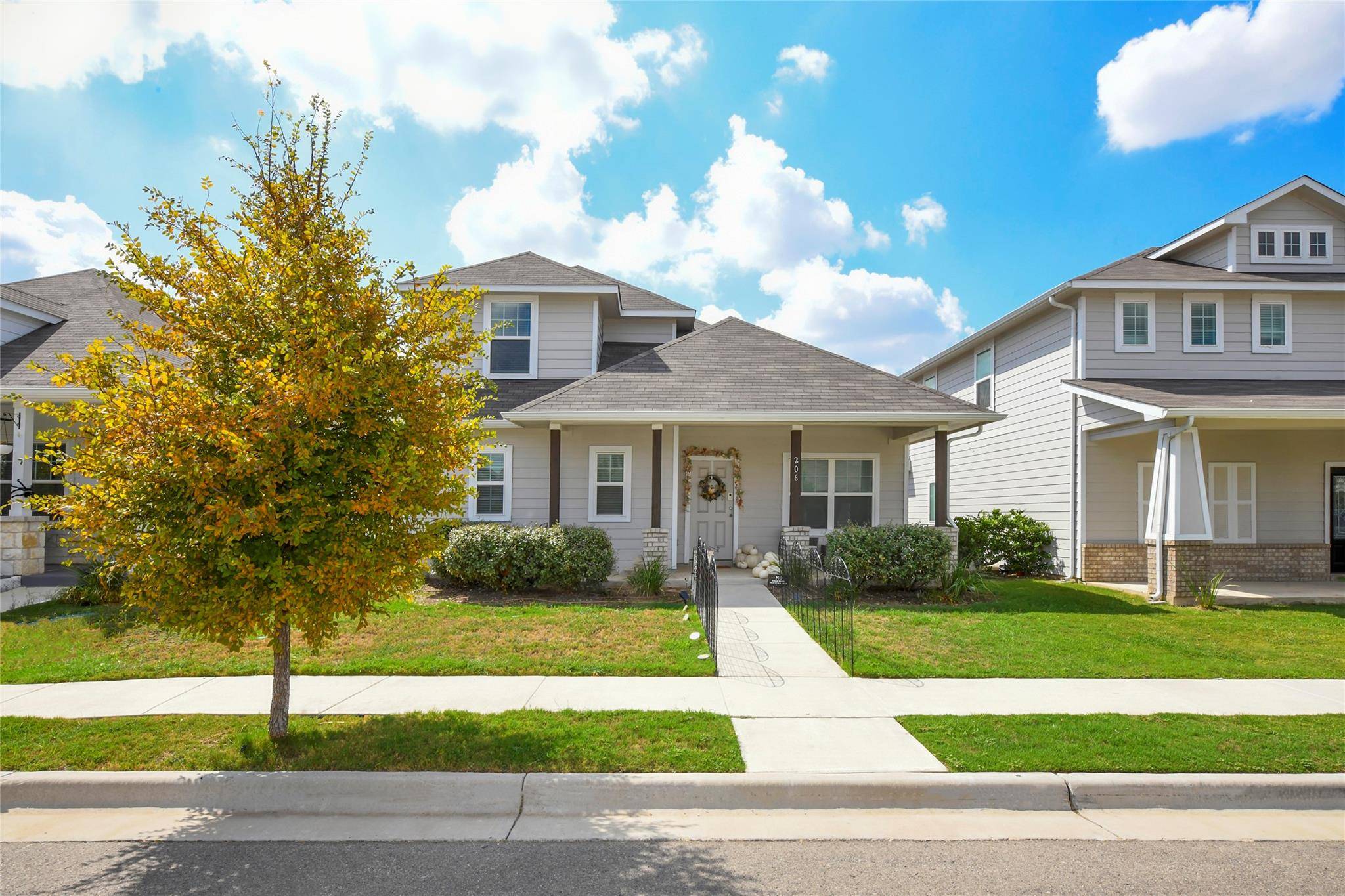 206 Bent Creek DR, Hutto, TX 78634