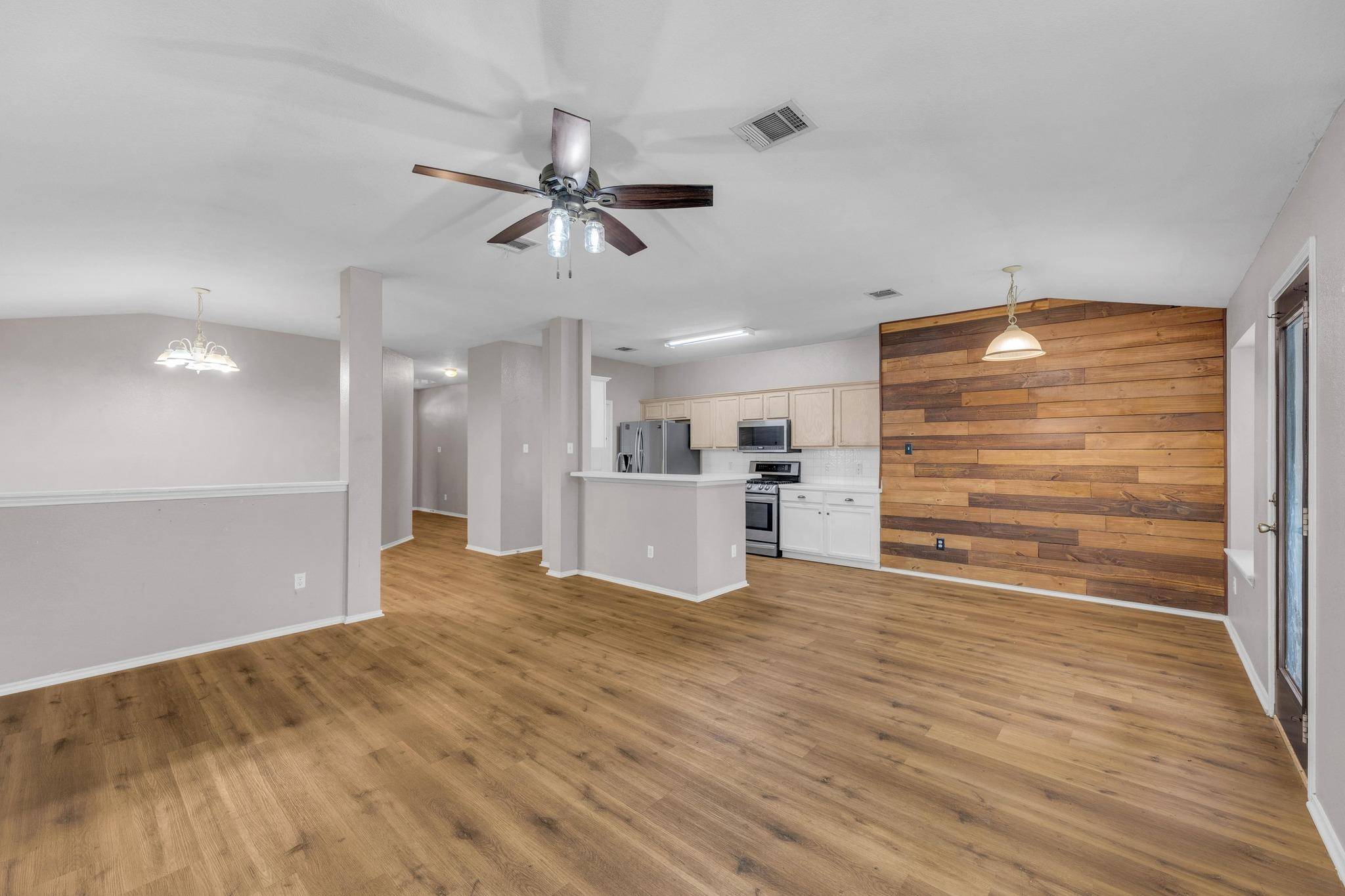 906 Mammoth CT, Round Rock, TX 78681