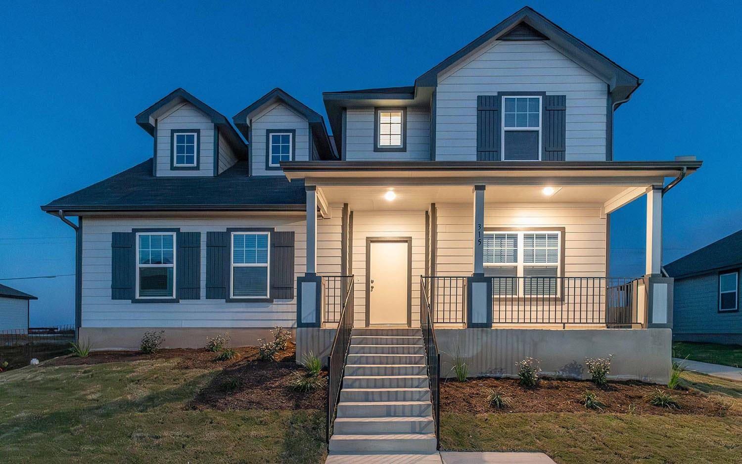 315 Ravens Crest DR, Hutto, TX 78634