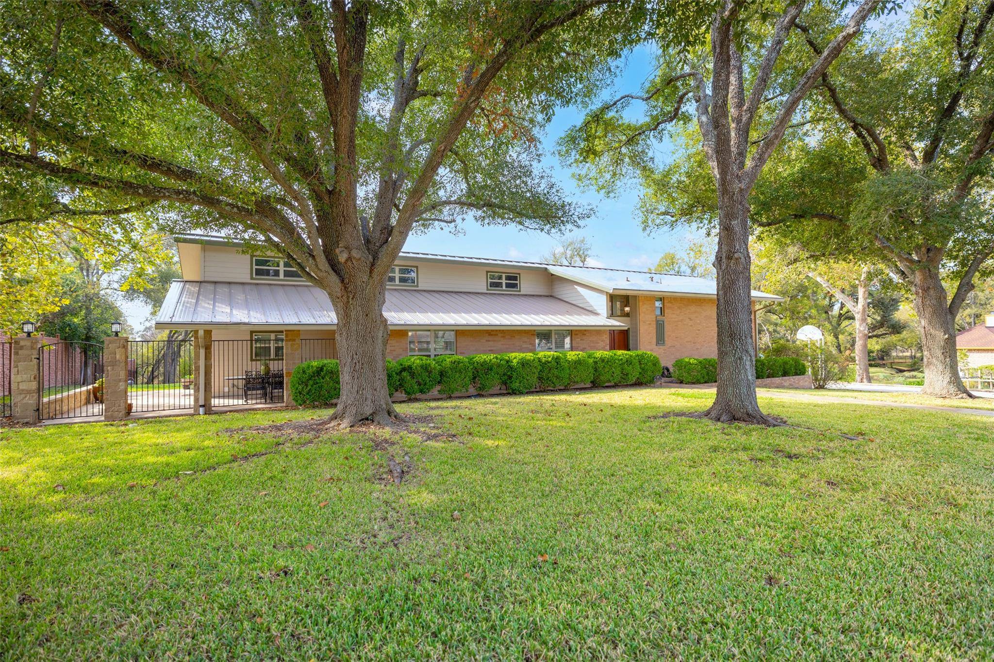507 W Oak DR, Round Rock, TX 78664