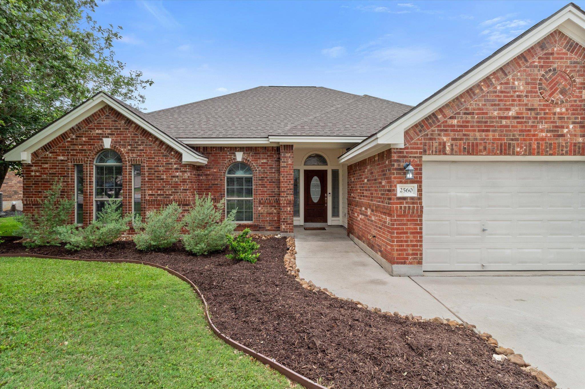 2560 Deer Stand LOOP, San Marcos, TX 78666