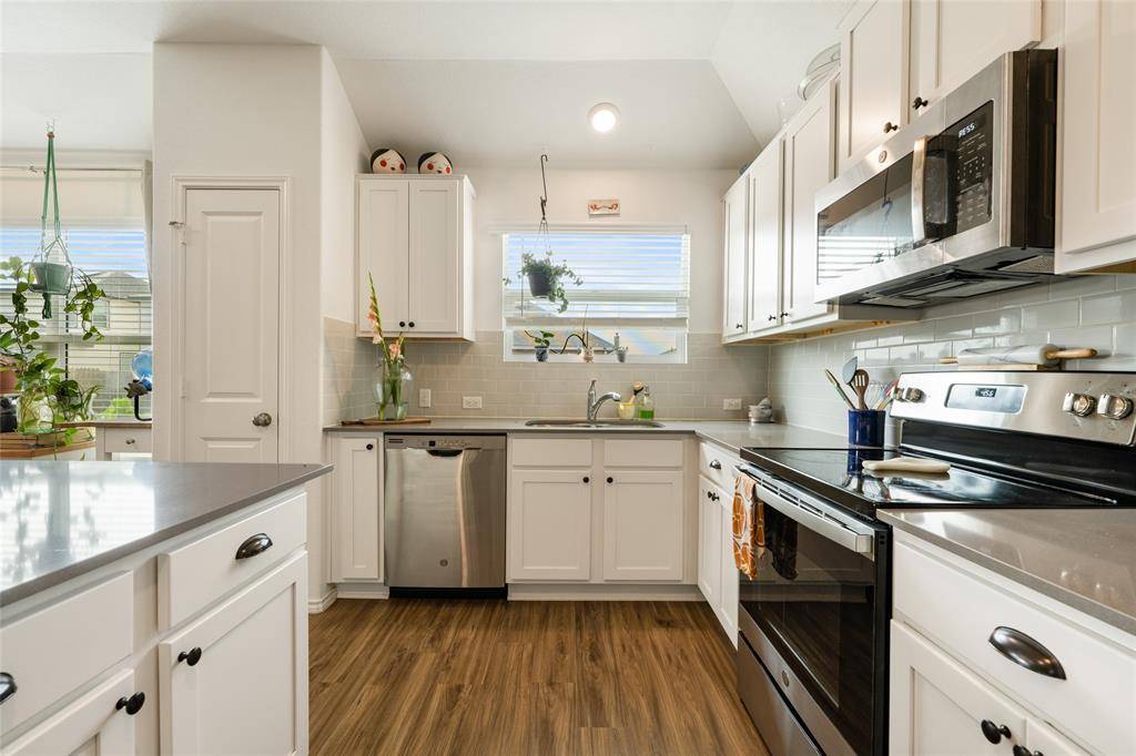 141 Greatest Gift WAY, Jarrell, TX 76537