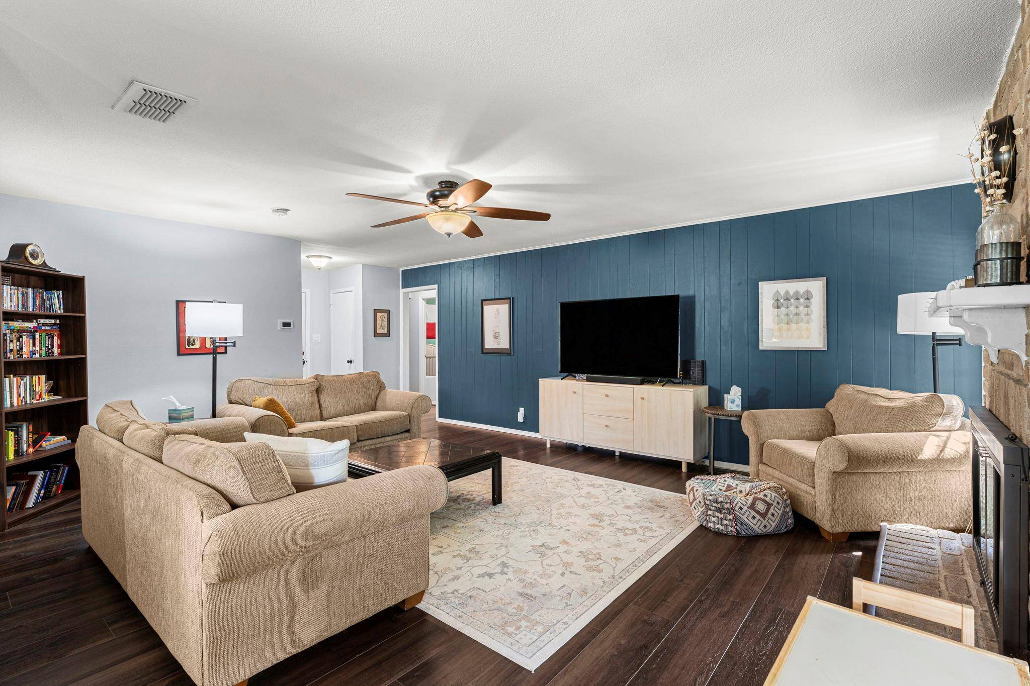 907 Cactus DR, Round Rock, TX 78681
