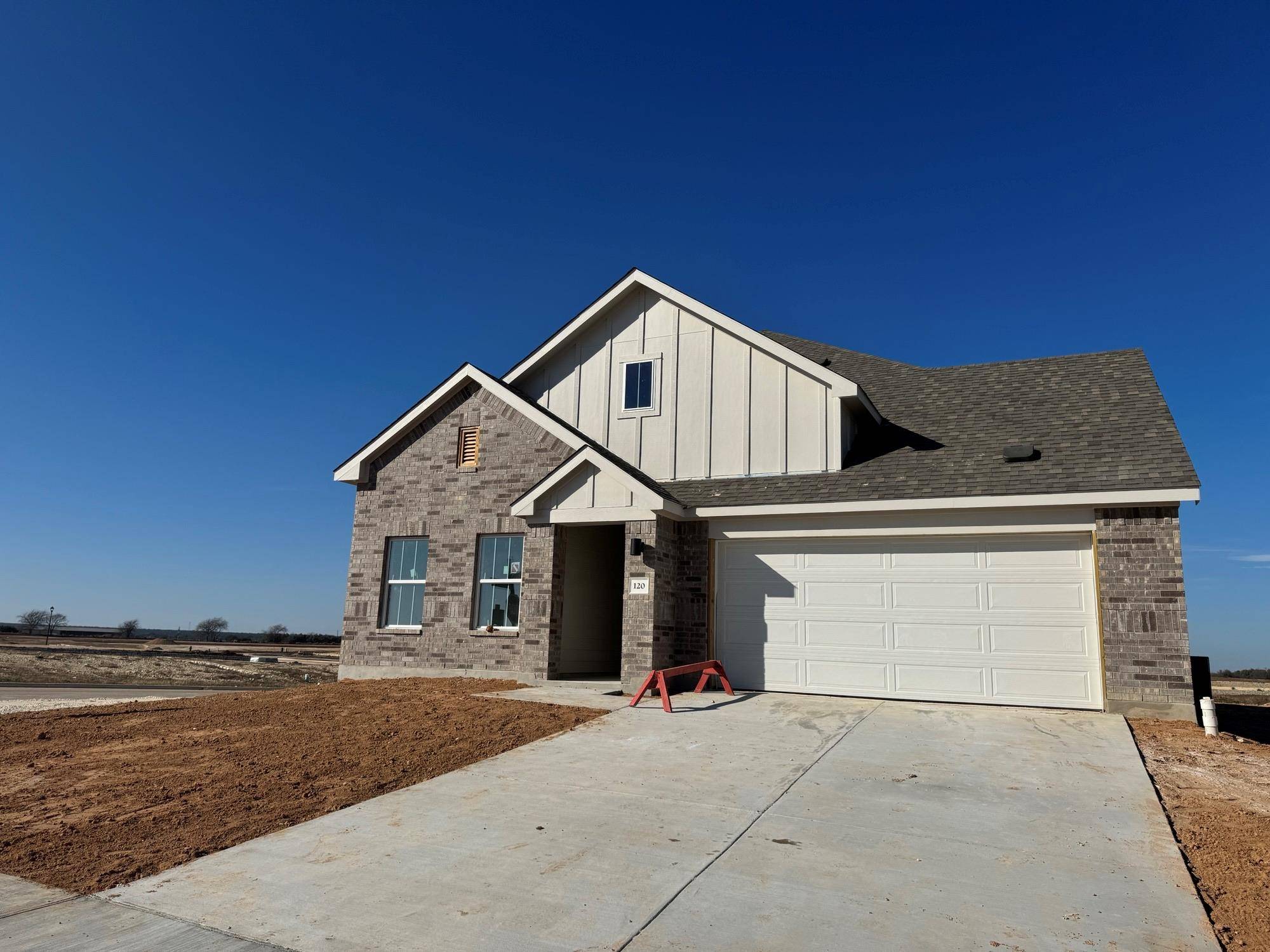 120 Lonely Lobo DR, Jarrell, TX 76537