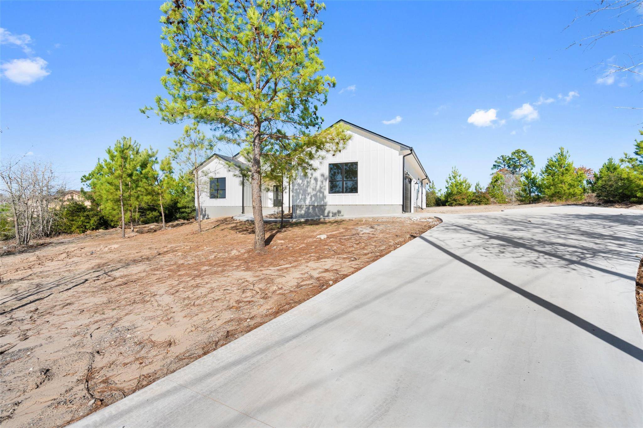 105 Rowel CT, Bastrop, TX 78602