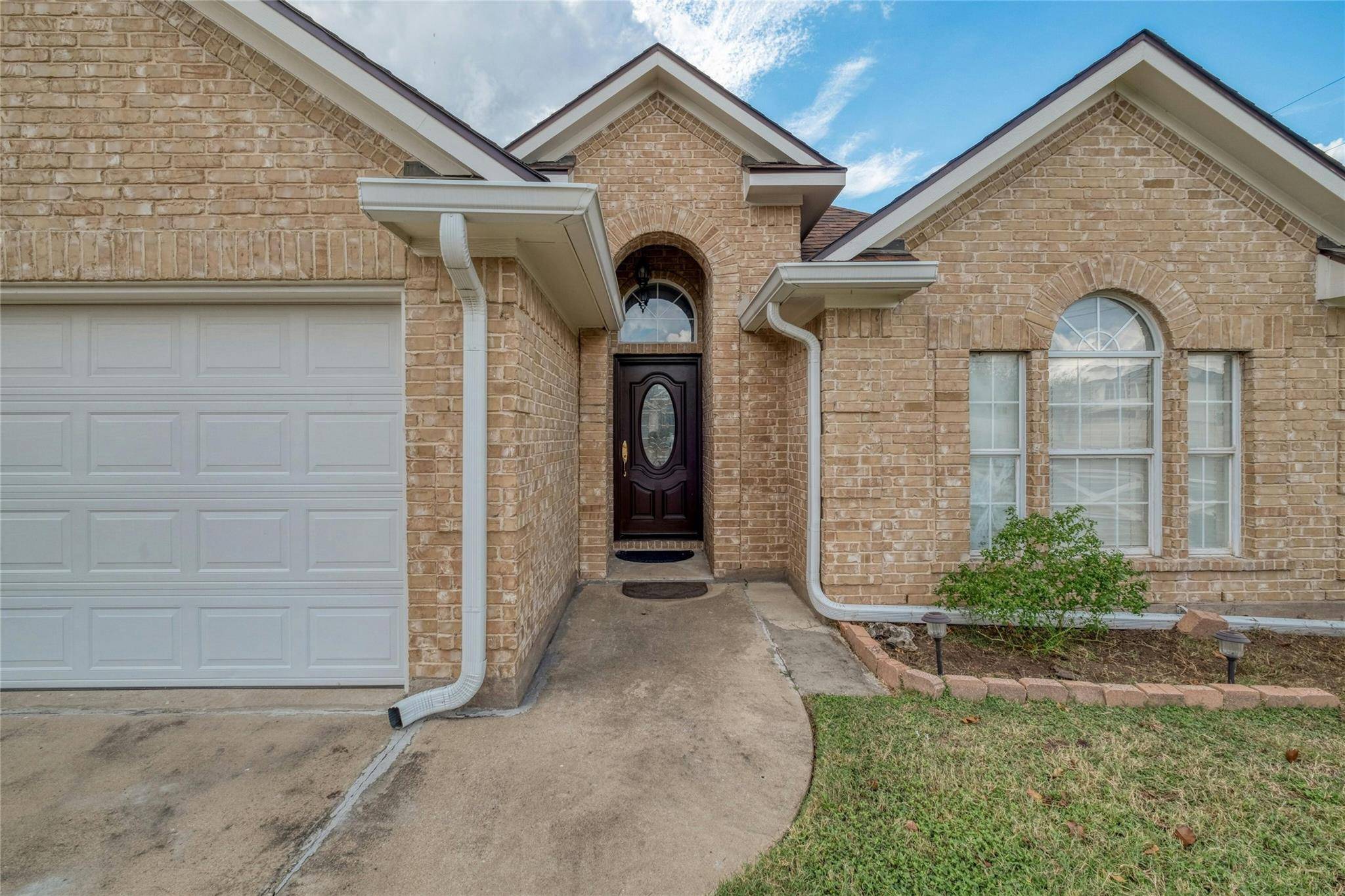 2901 Flower Hill DR, Round Rock, TX 78664
