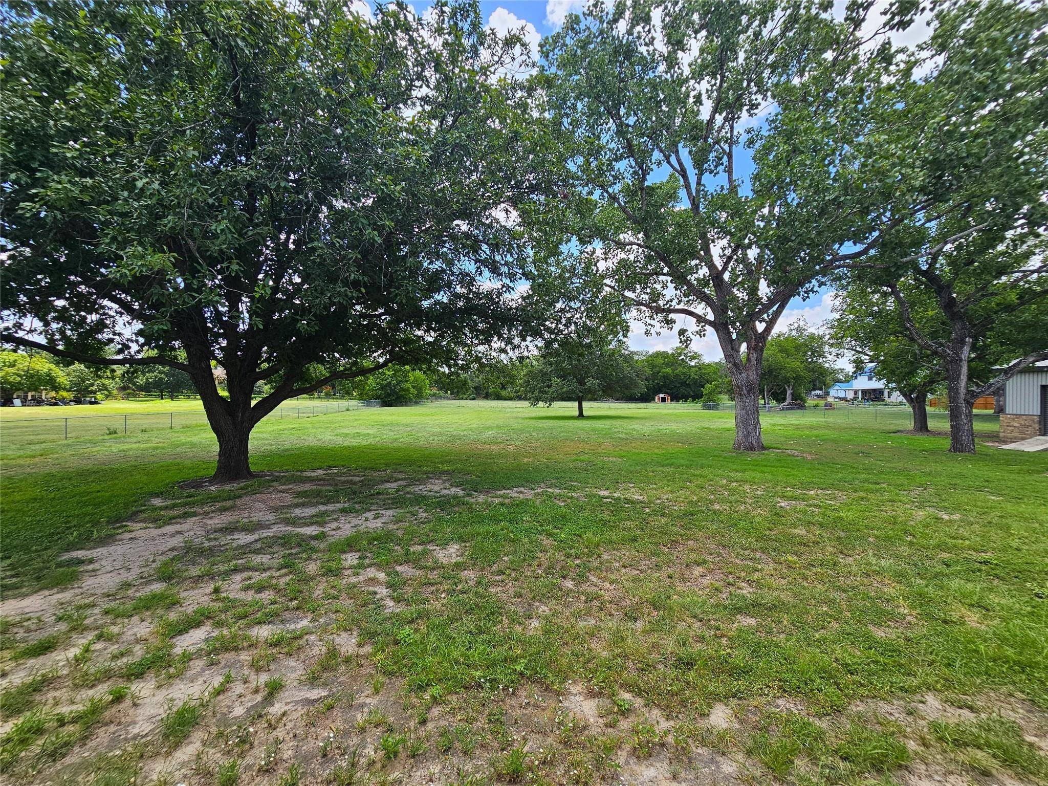 208 Windwood CIR, Seguin, TX 78155