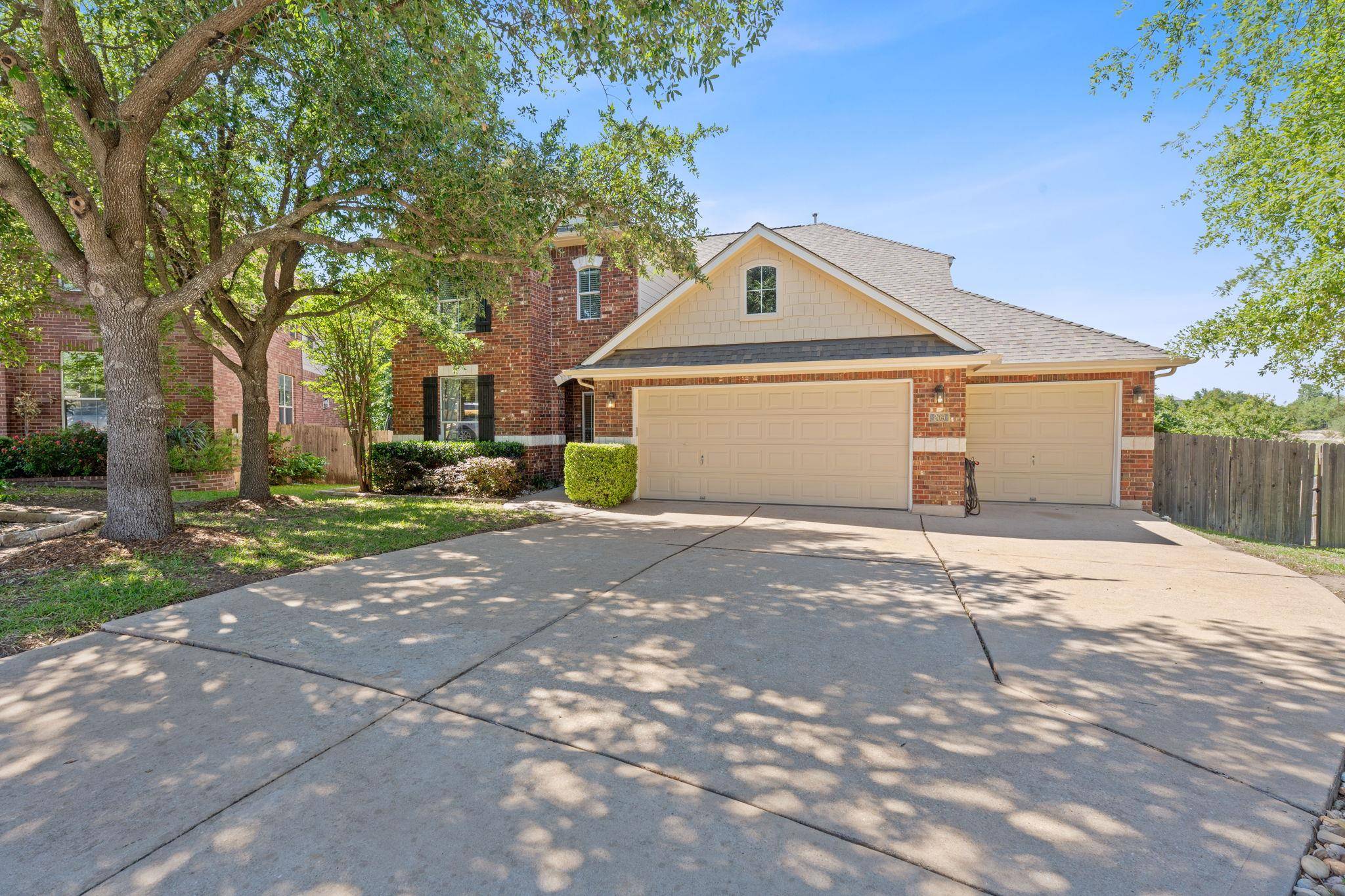 209 Walnut Creek DR, Cedar Park, TX 78613