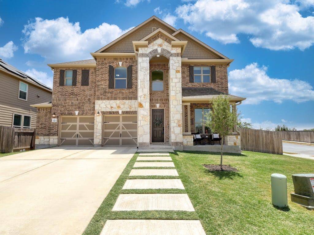 230 Maroon LN, Kyle, TX 78640