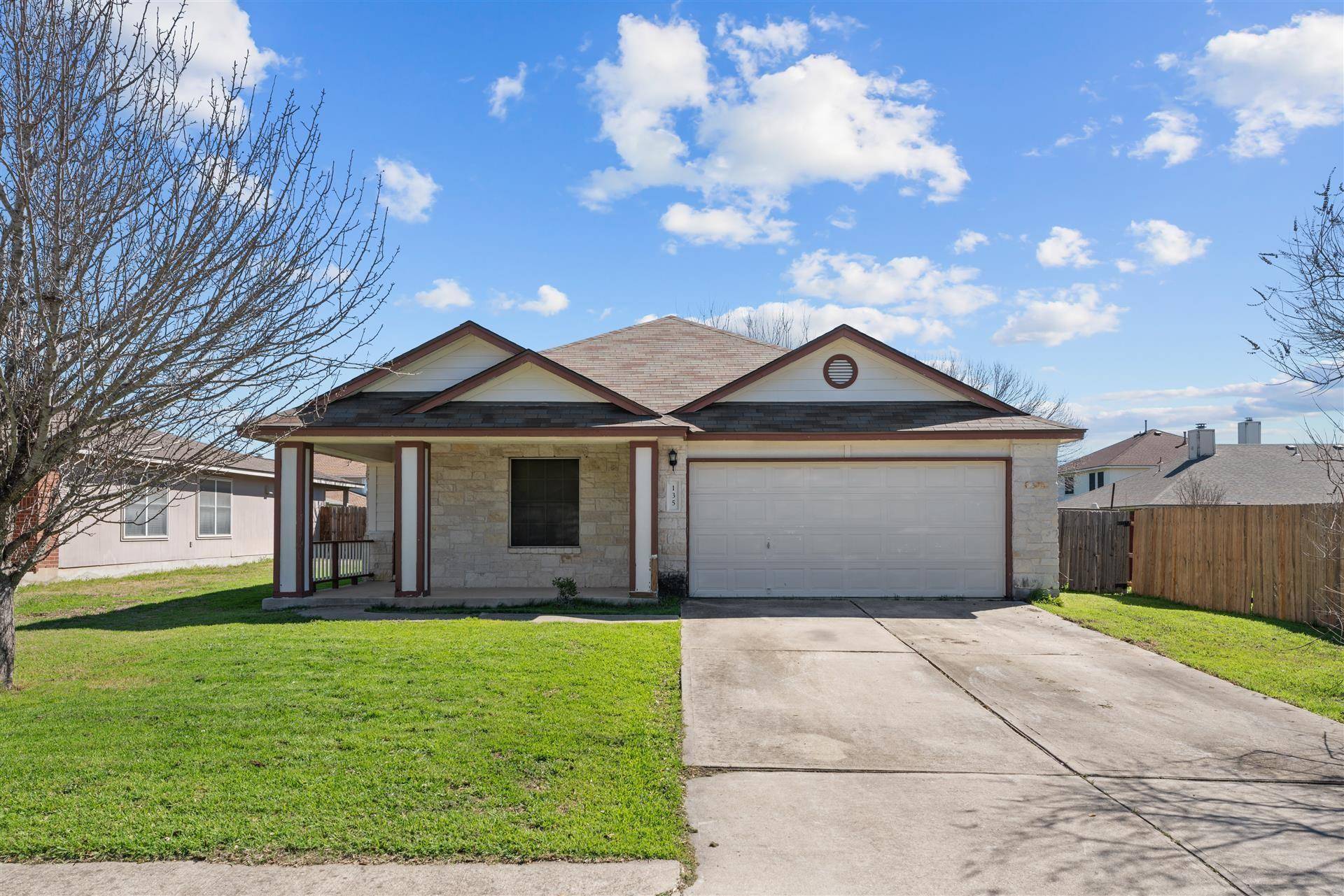 135 Paige BND, Hutto, TX 78634
