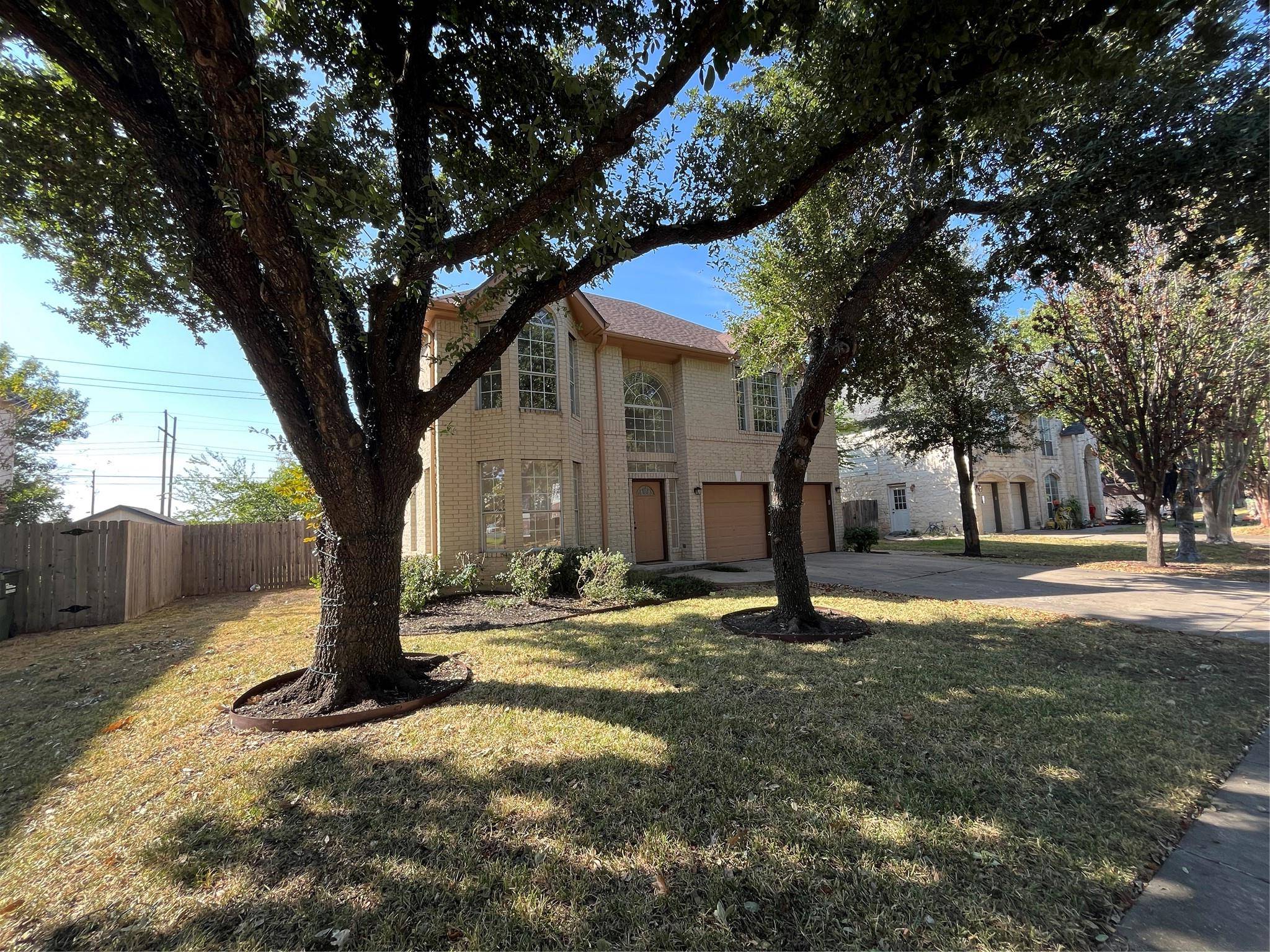 402 Keenland DR, Georgetown, TX 78626