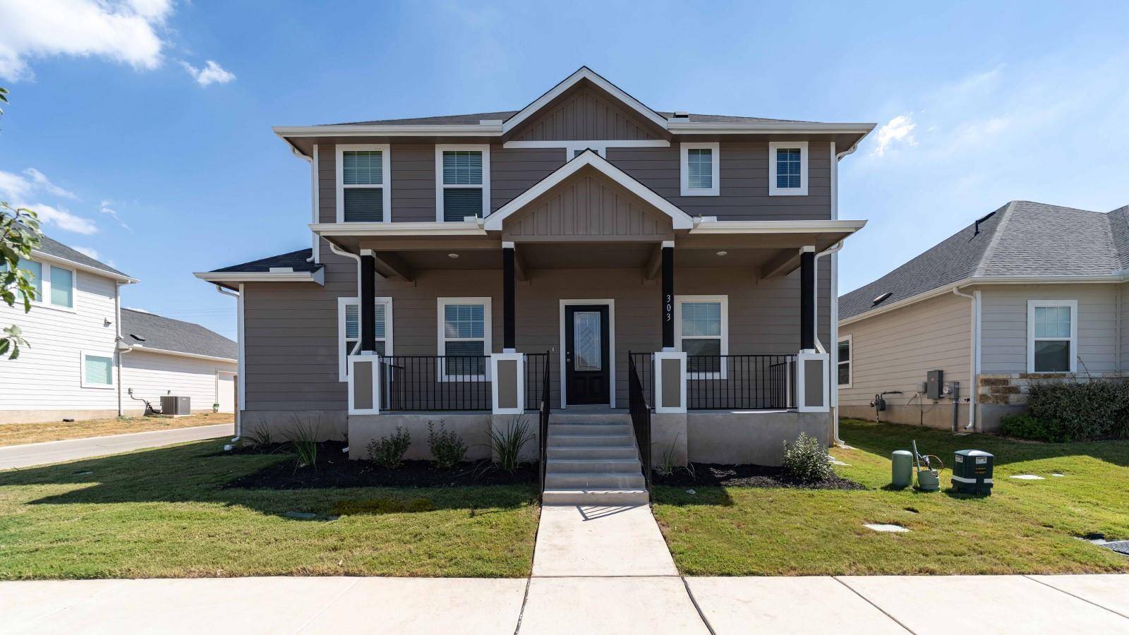 303 Ravens Crest DR, Hutto, TX 78634
