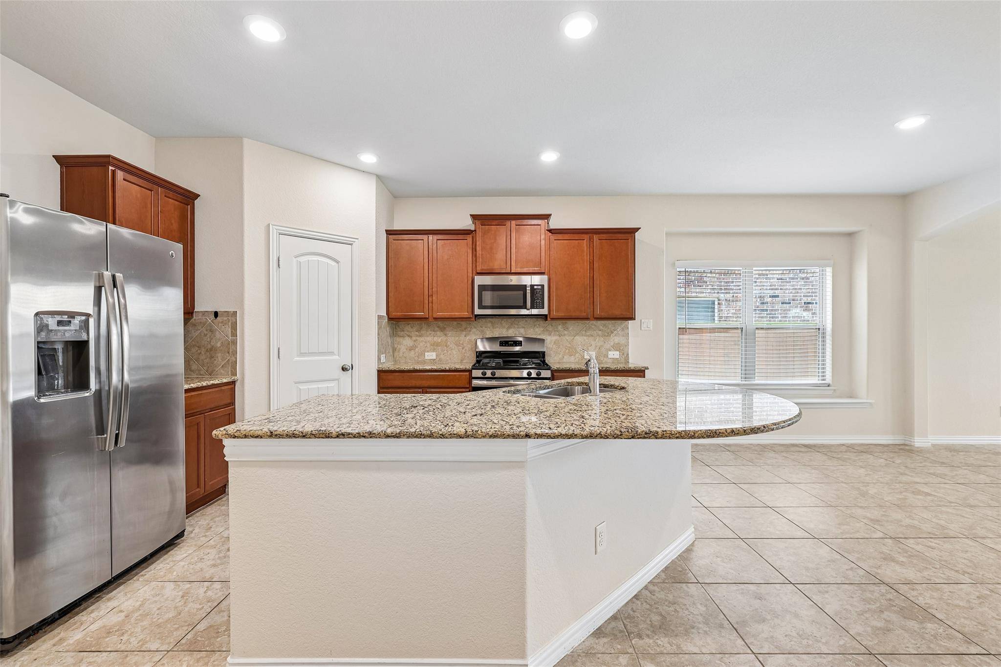328 Shale CIR, Buda, TX 78610