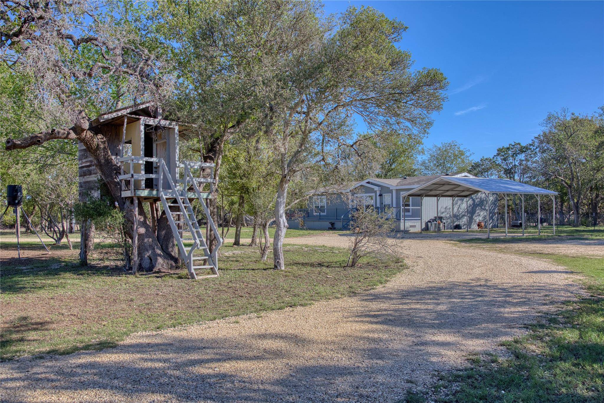 1540 Broad Oak DR, Bandera, TX 78003