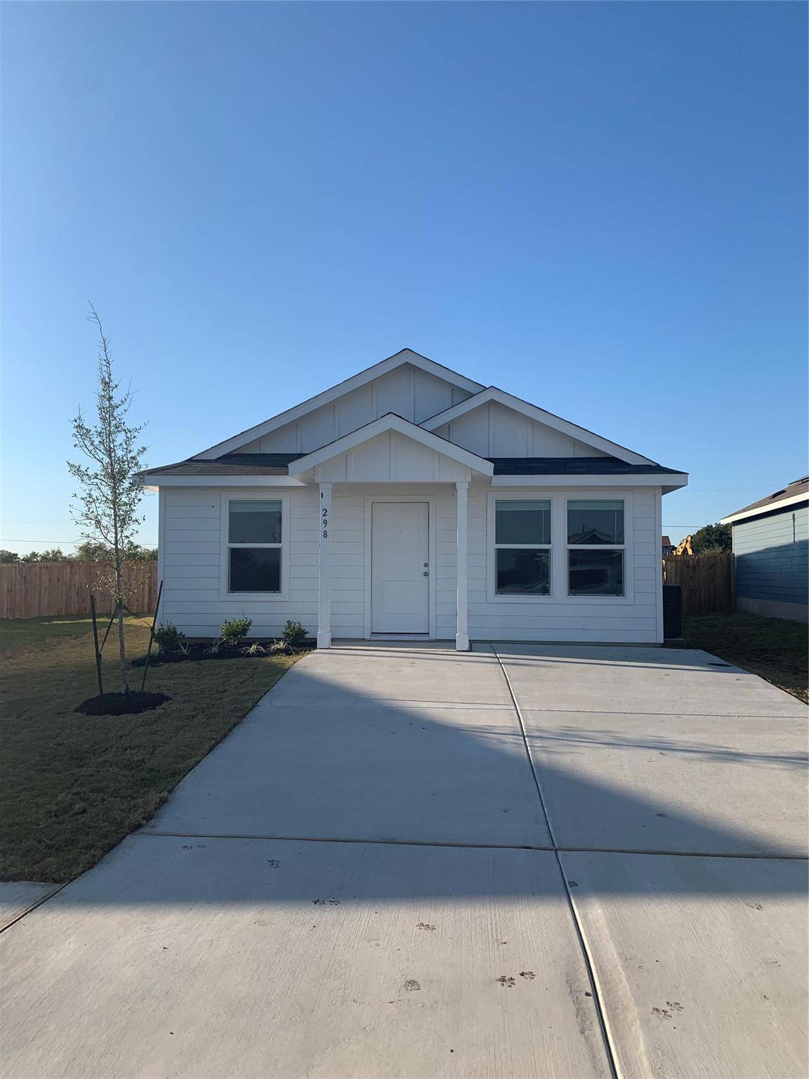 298 Northern Pintail DR, Uhland, TX 78640