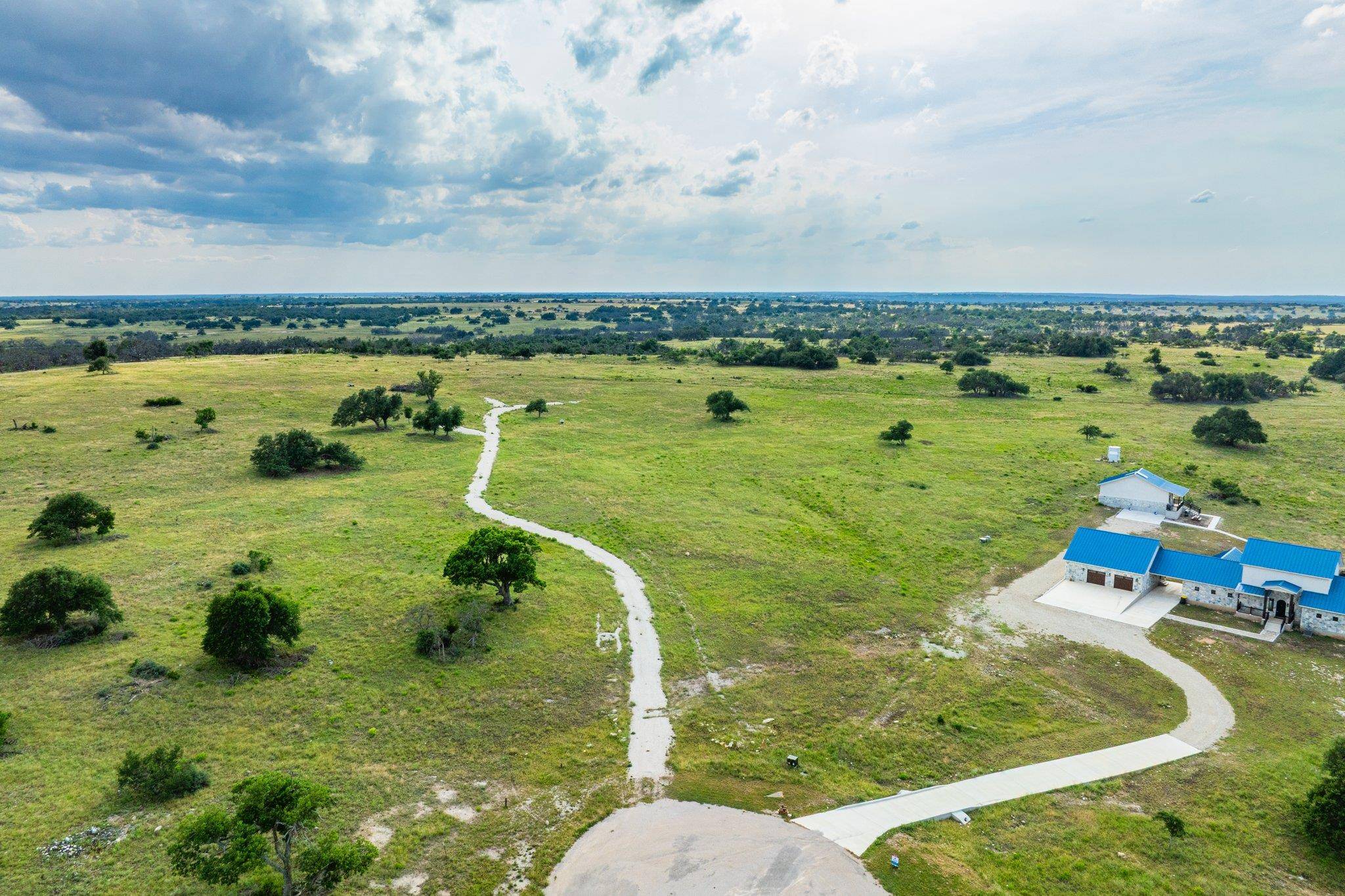 439 Junker HL, Fredericksburg, TX 78624