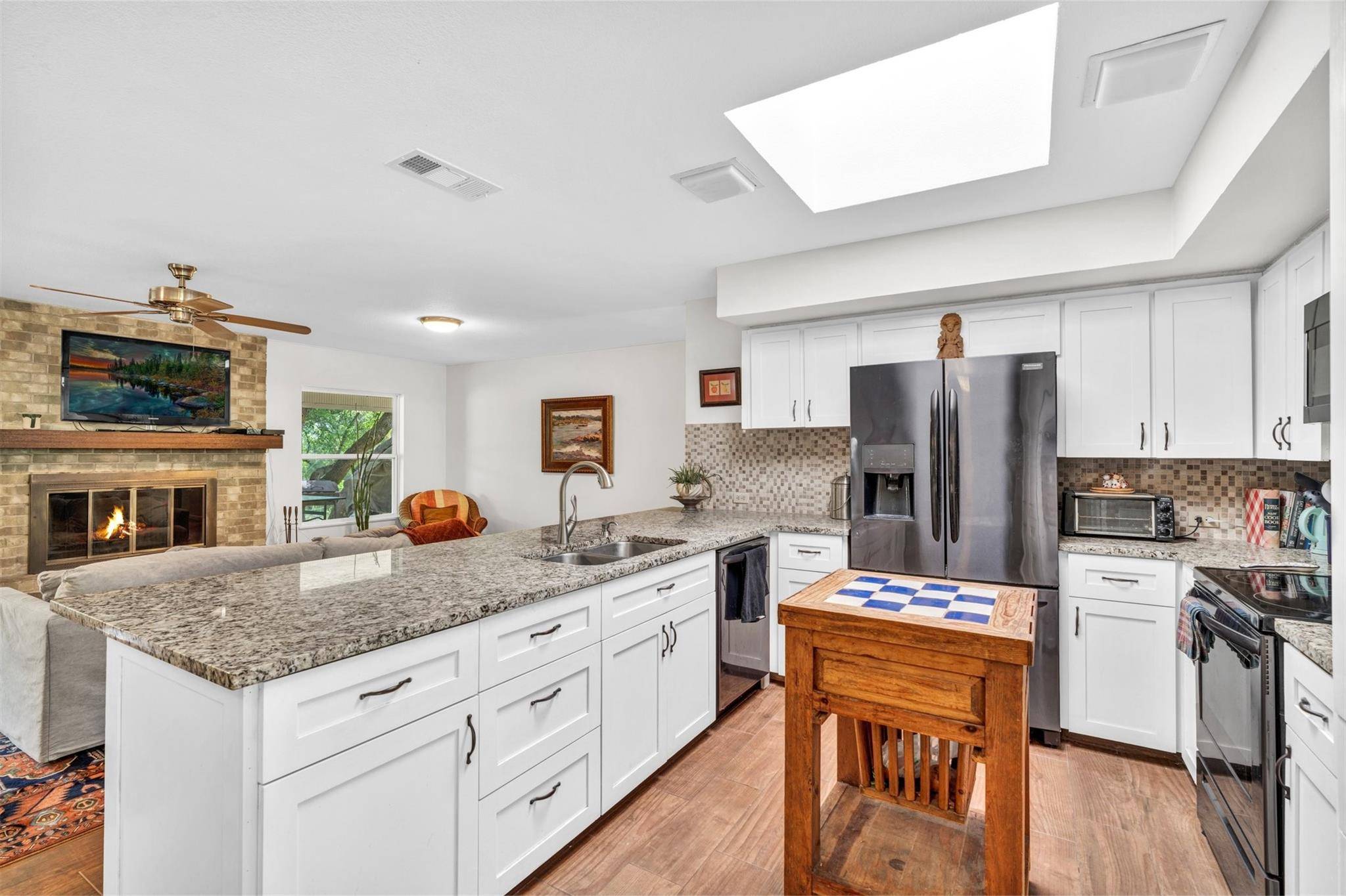 631 Galston DR, Spicewood, TX 78669