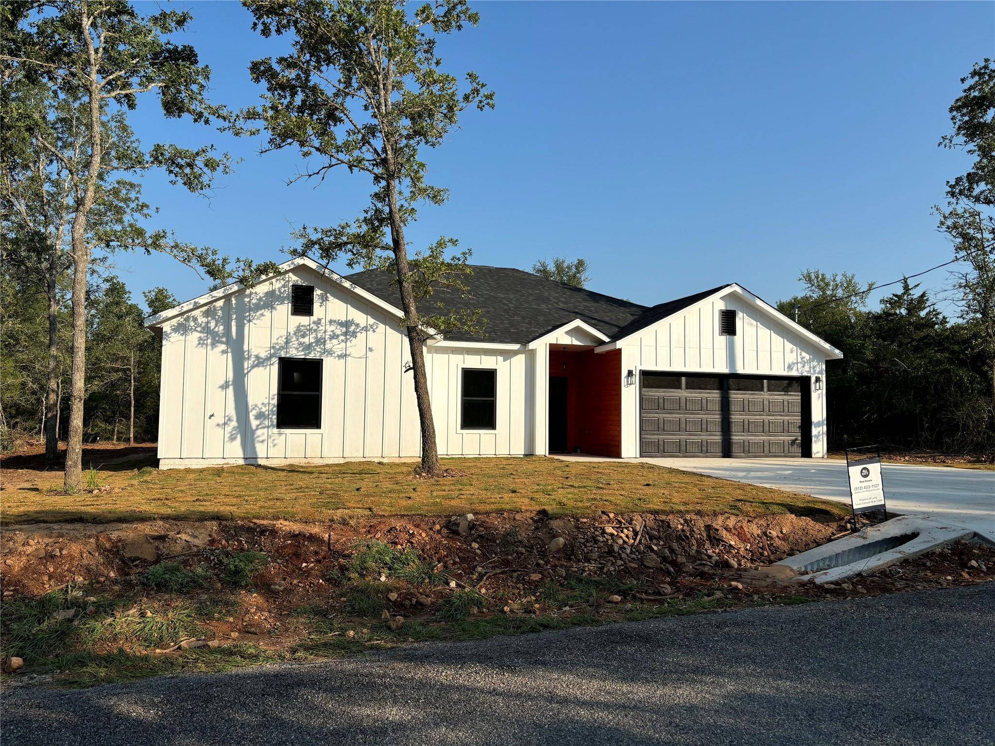 124 Heleakala DR, Bastrop, TX 78602