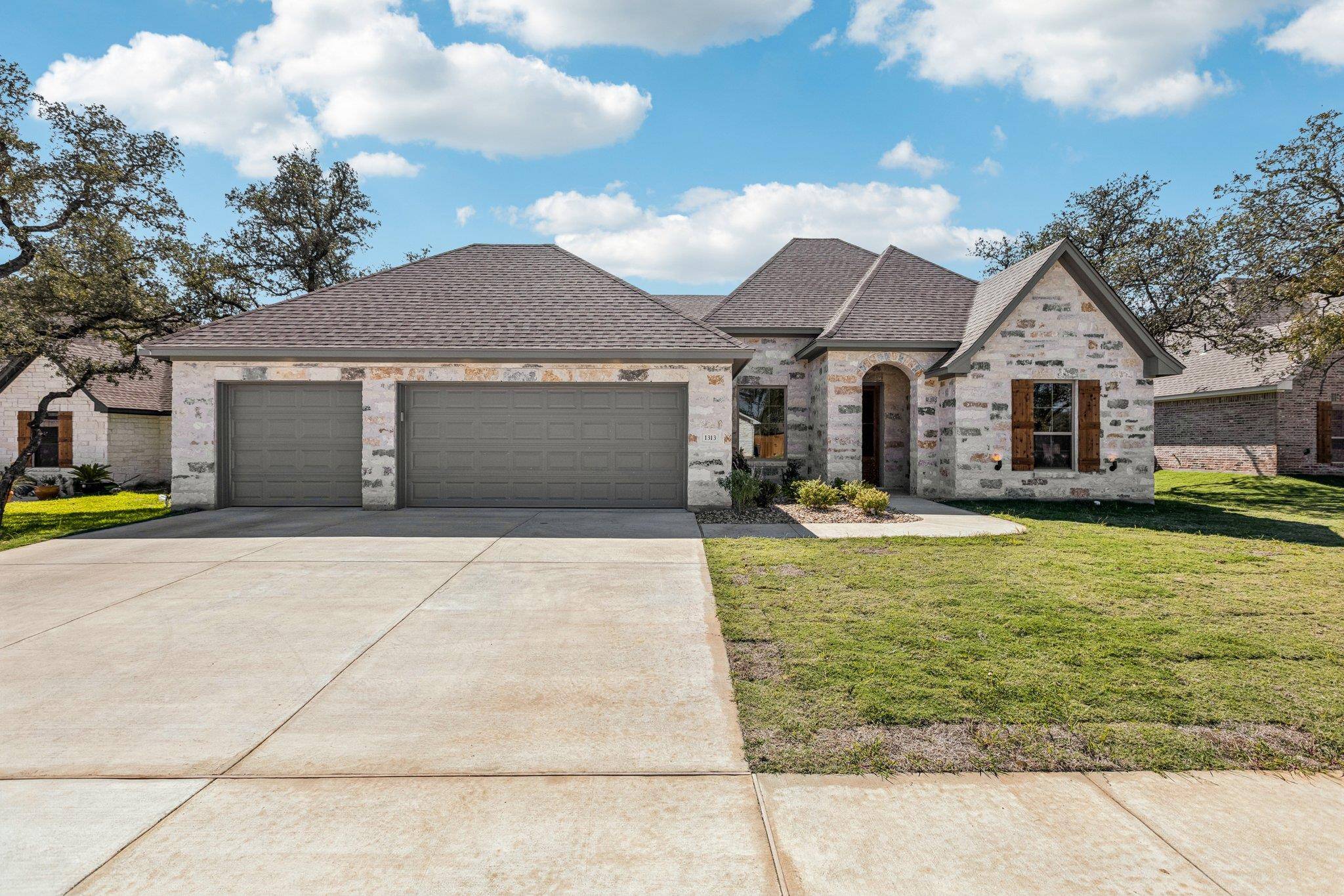 1313 Shirley Faye LN, Salado, TX 76571