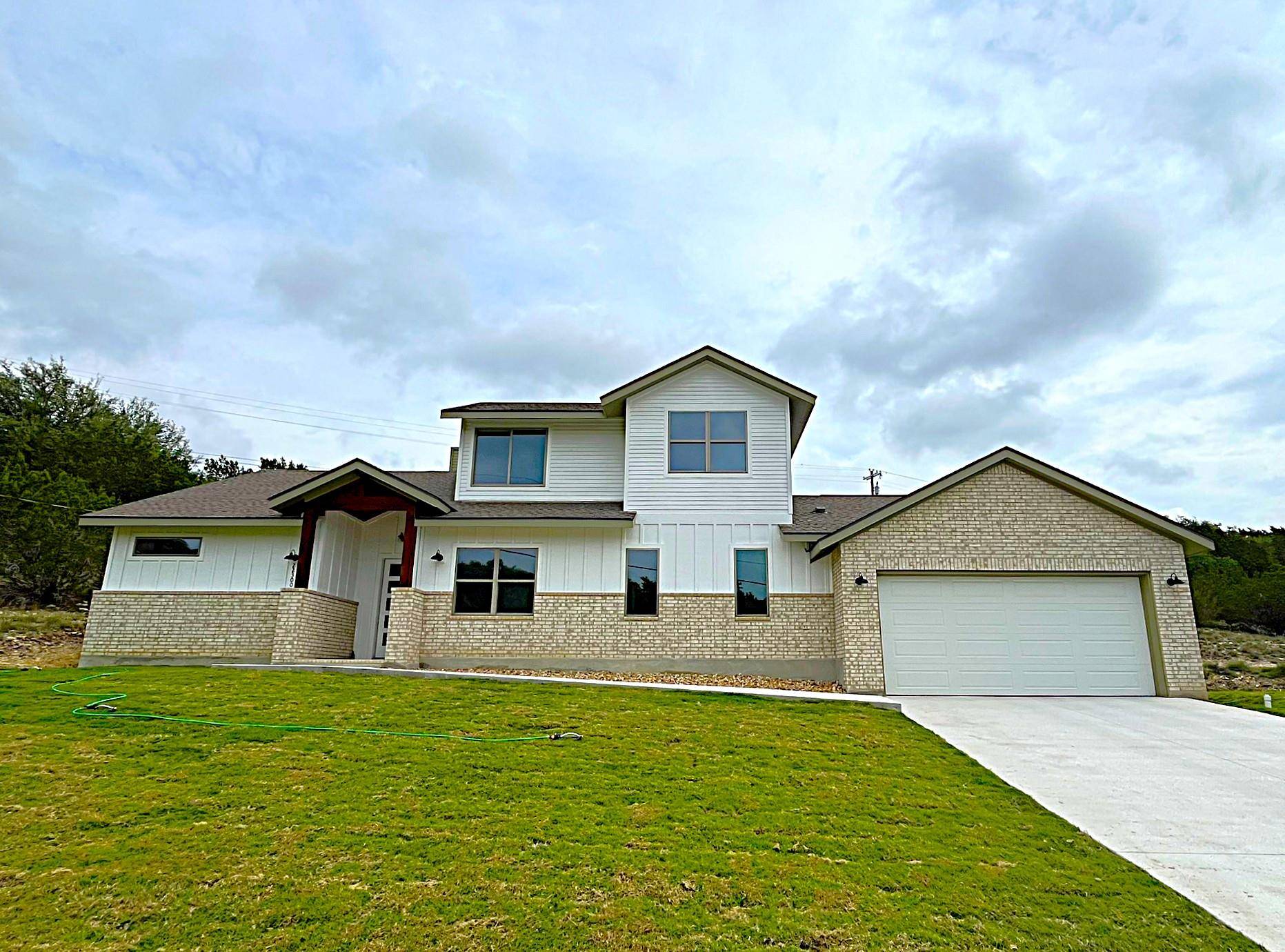 22300 Shotts DR, Spicewood, TX 78669