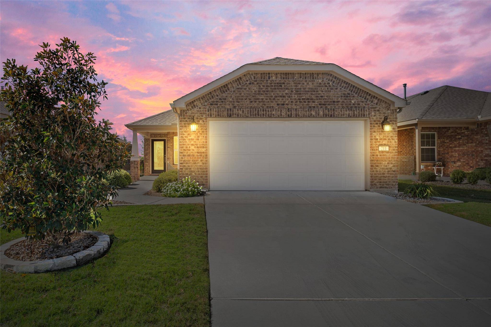 211 Paint Creek LN, Georgetown, TX 78633