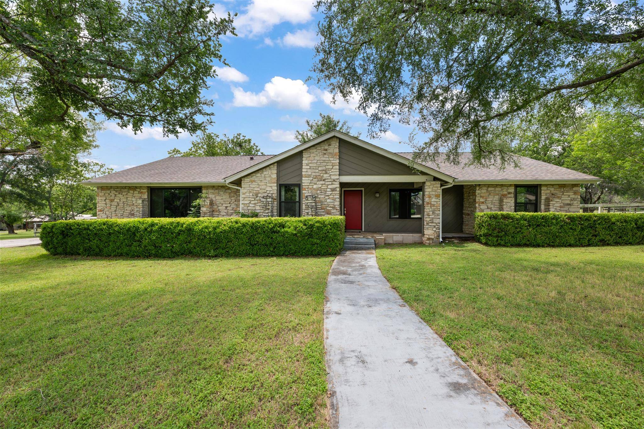 1600 Pin Oak LN, Round Rock, TX 78681