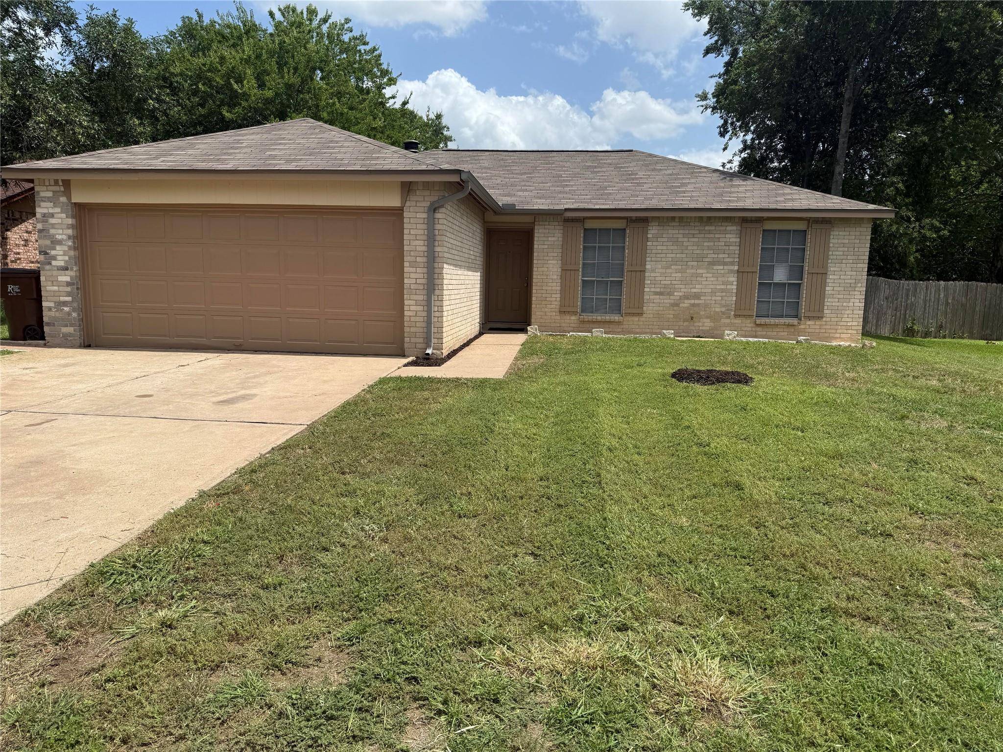 905 Rolling Green DR, Round Rock, TX 78664