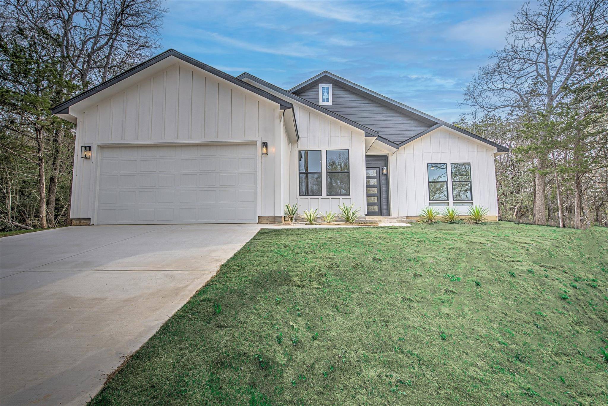 129 Hilea CT, Bastrop, TX 78602