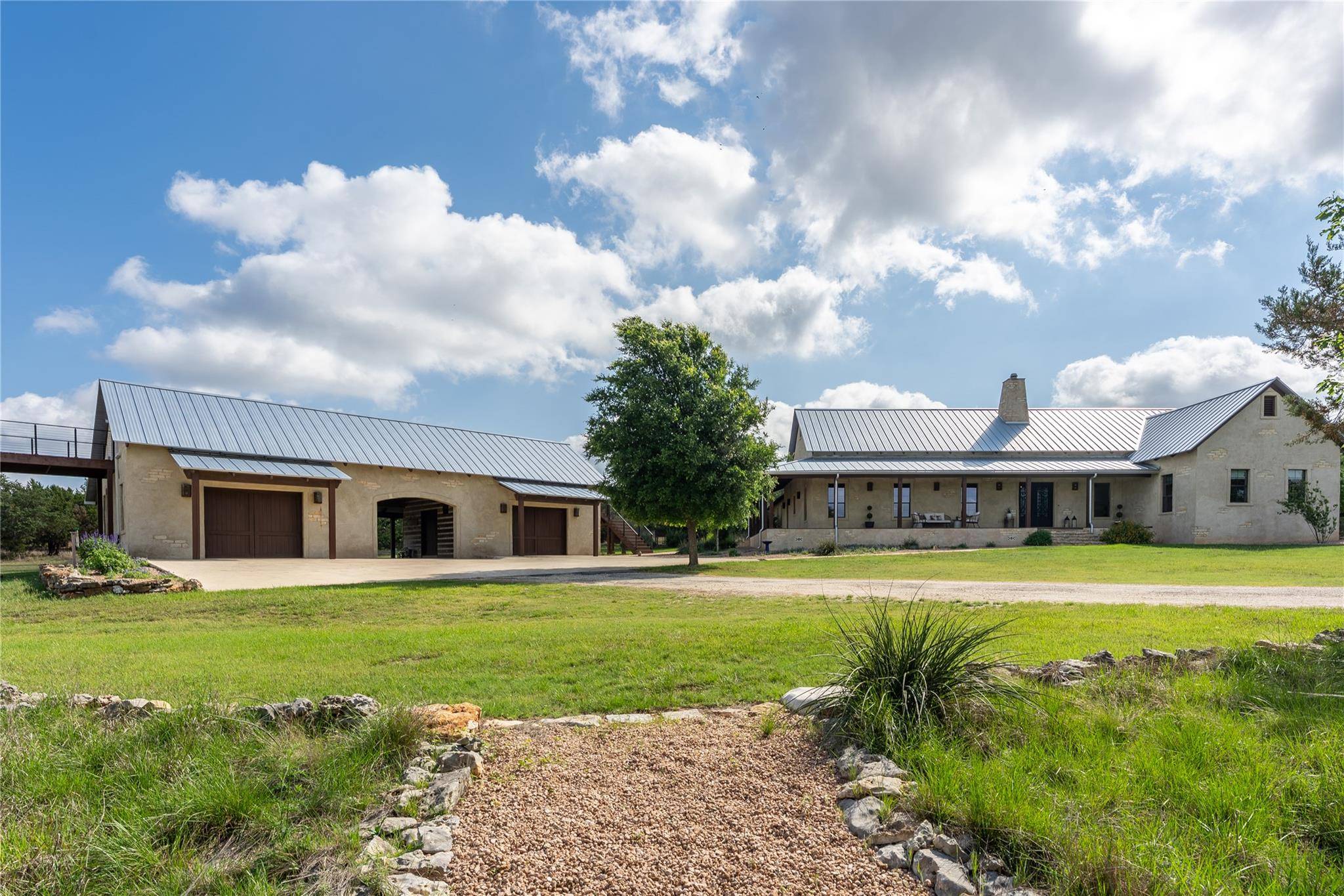 424 Hidden Creek DR, Dripping Springs, TX 78620