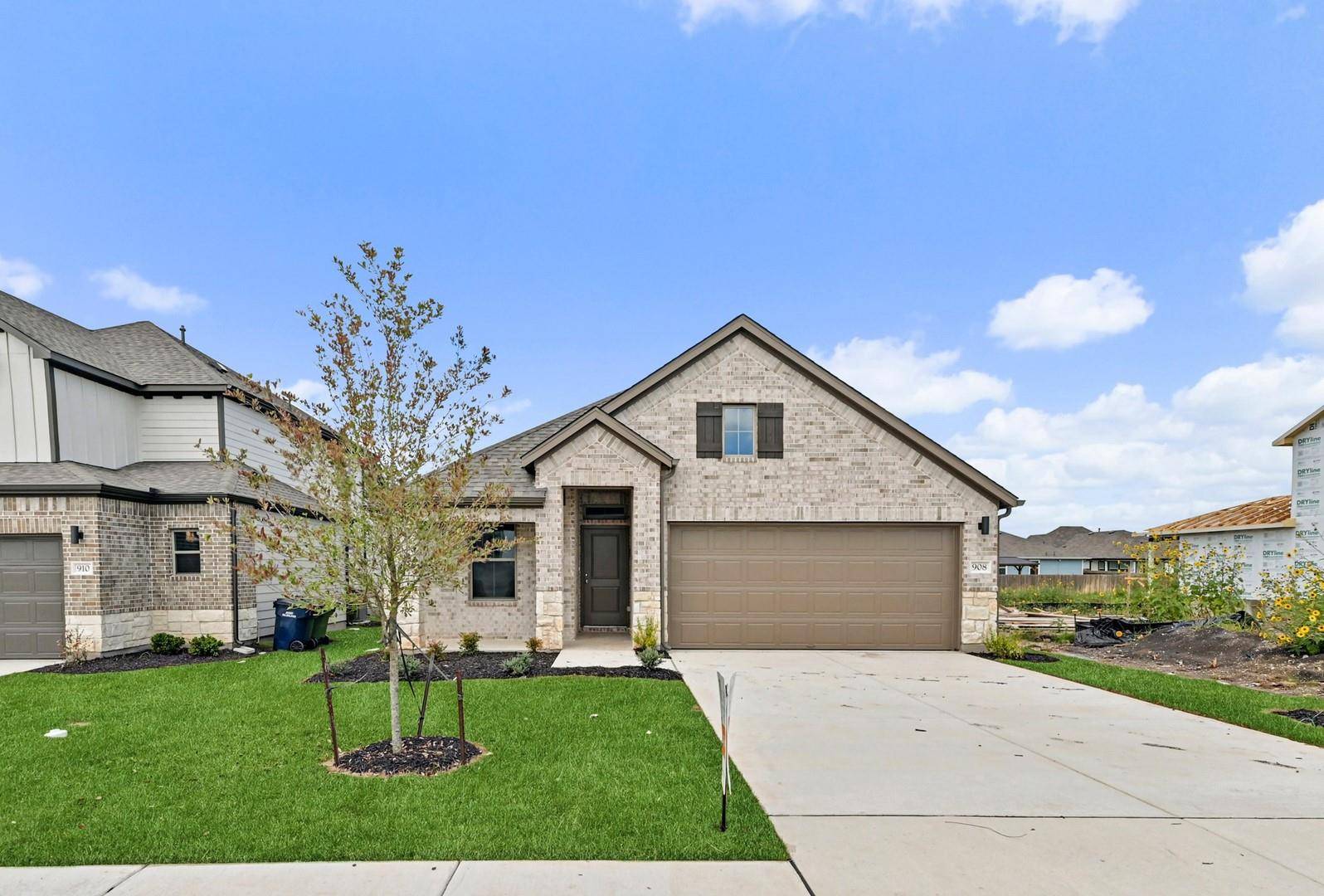 908 Universal DR, Hutto, TX 78634