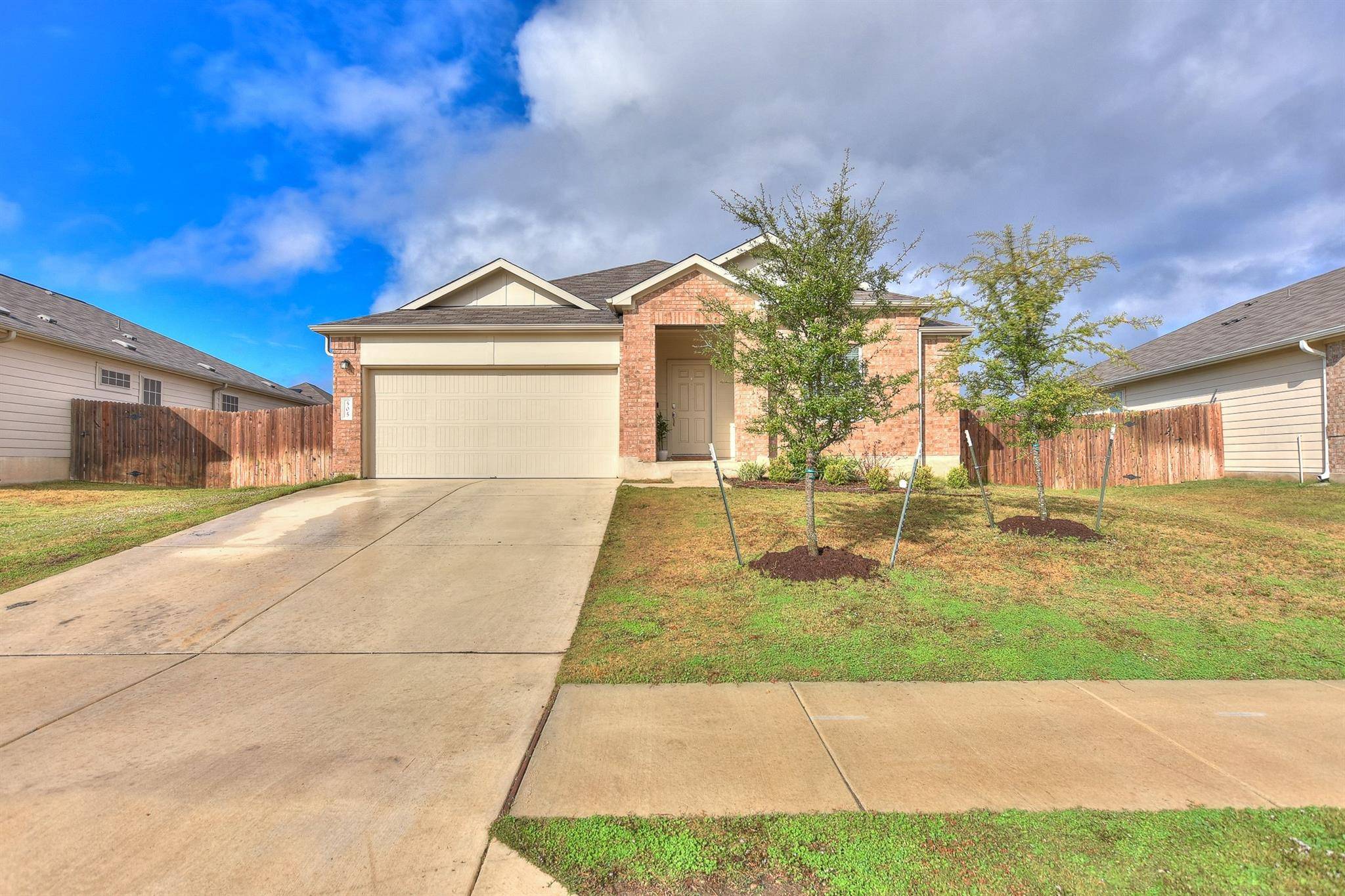 505 Marklawn LN, Hutto, TX 78634