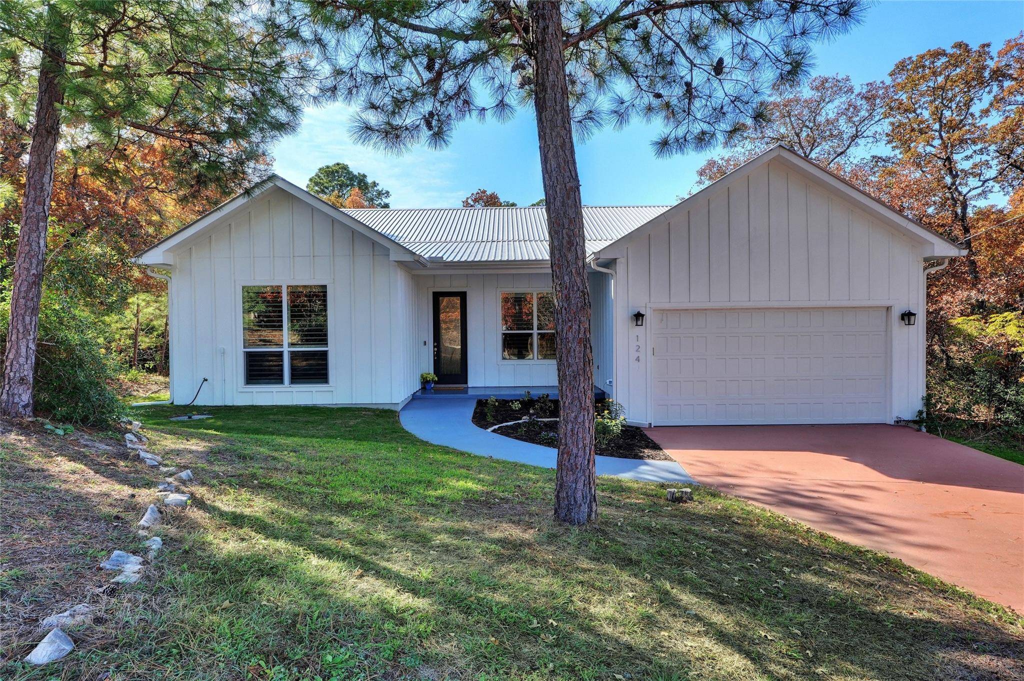124 Ahumoa DR, Bastrop, TX 78602