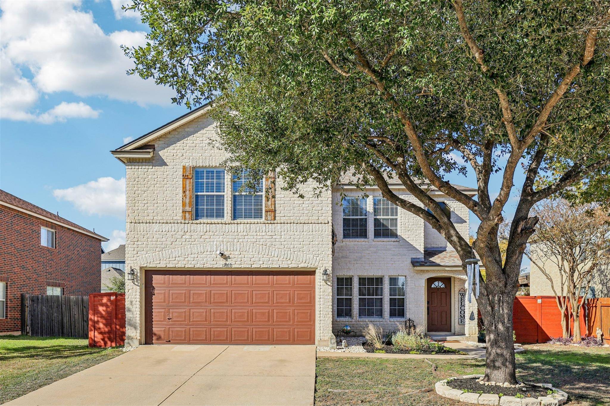 1803 Candlelight DR, Leander, TX 78641