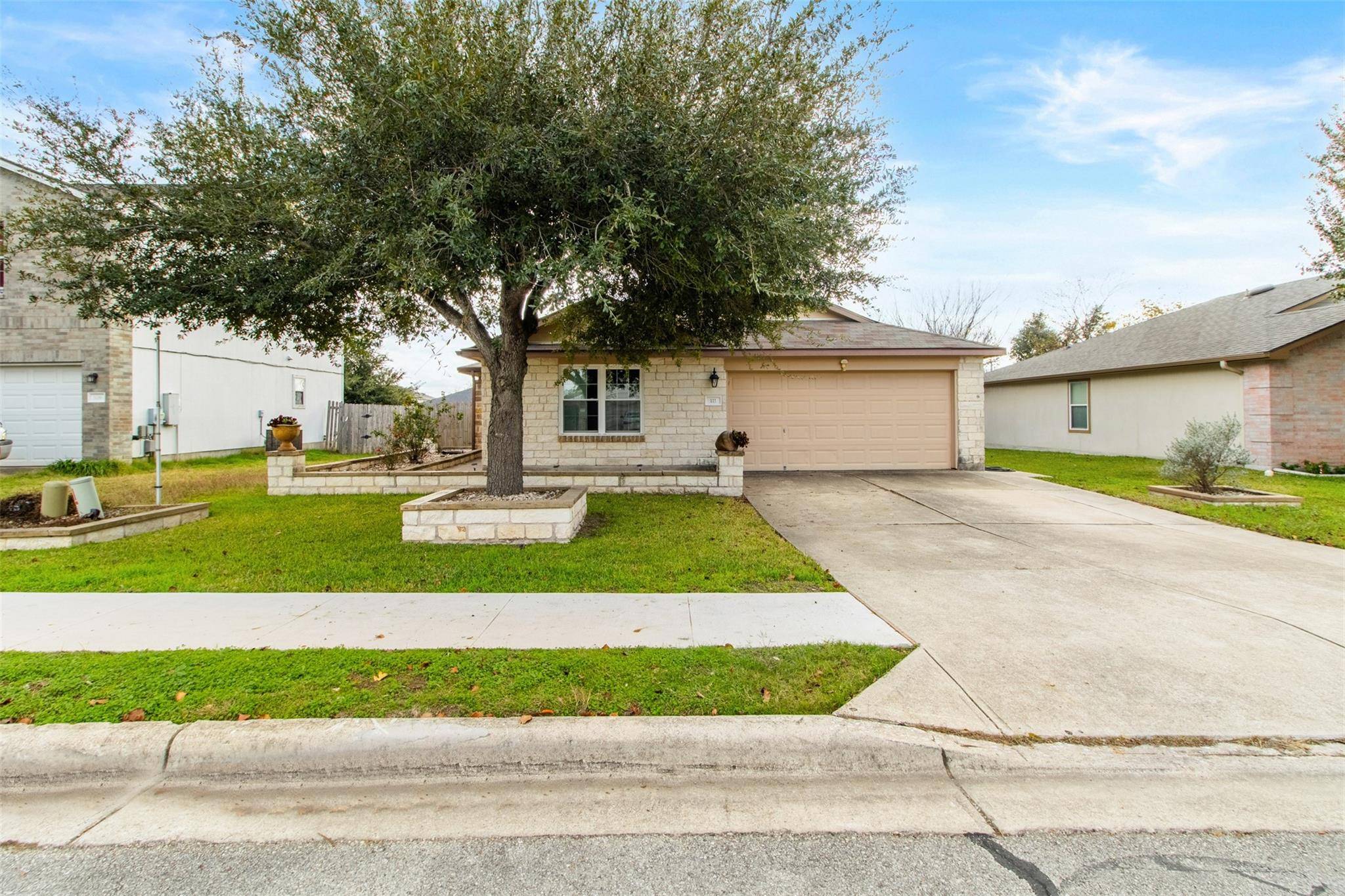 111 Rinehardt ST, Hutto, TX 78634