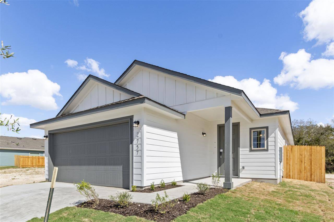 2757 Brand Iron DR, San Marcos, TX 78666