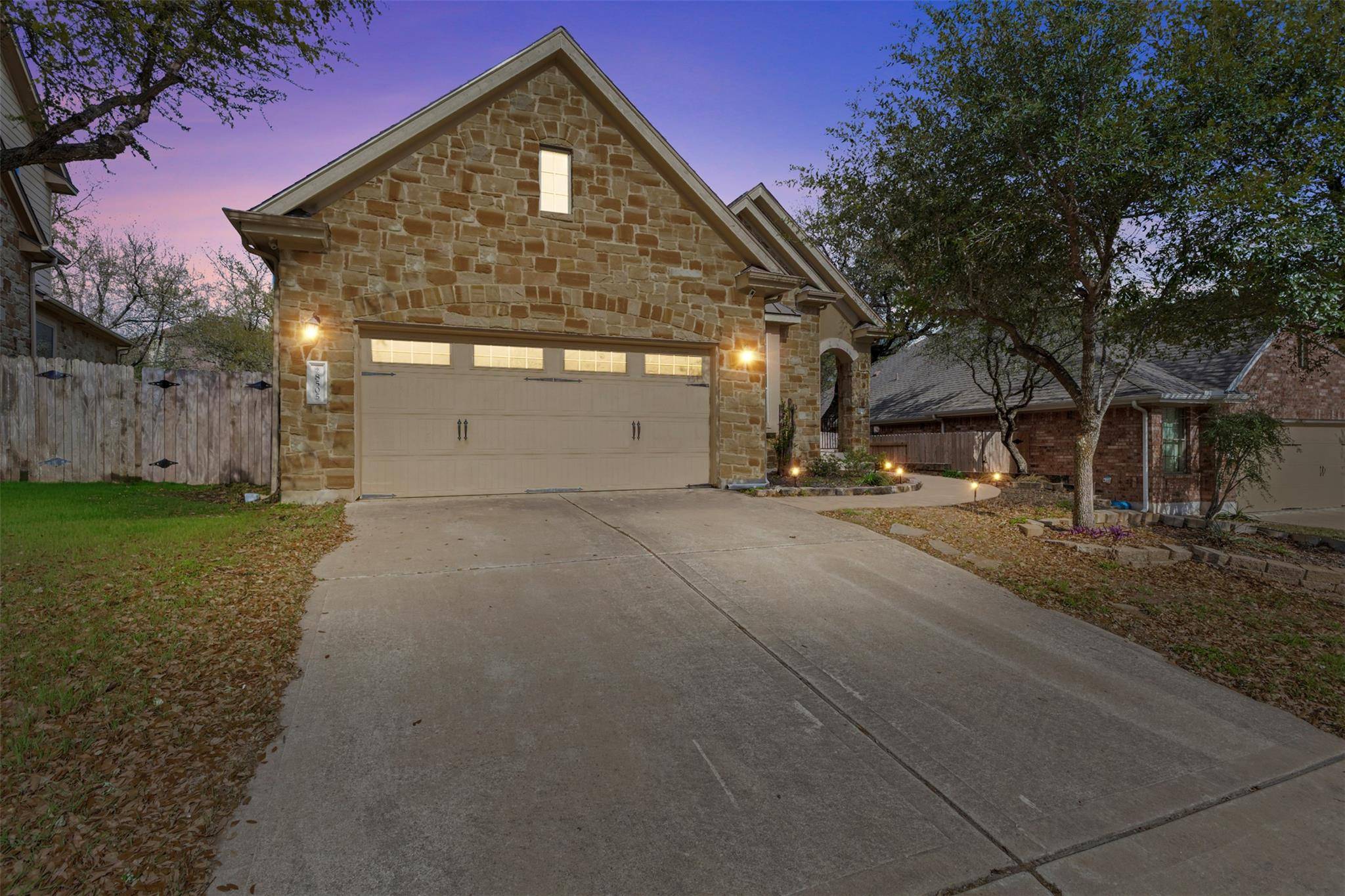 8505 Alophia DR, Austin, TX 78739