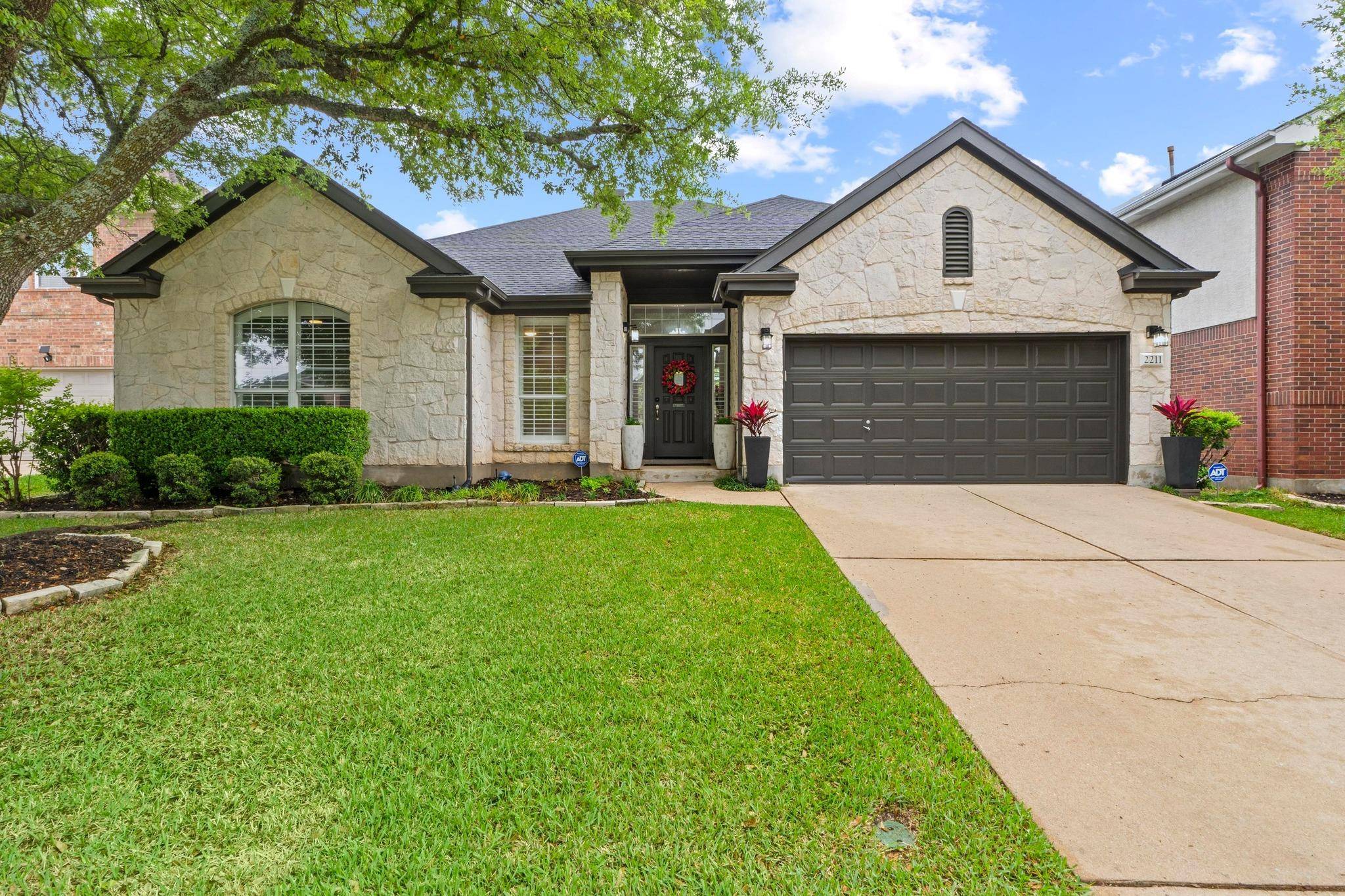 2211 Shark LOOP, Round Rock, TX 78664