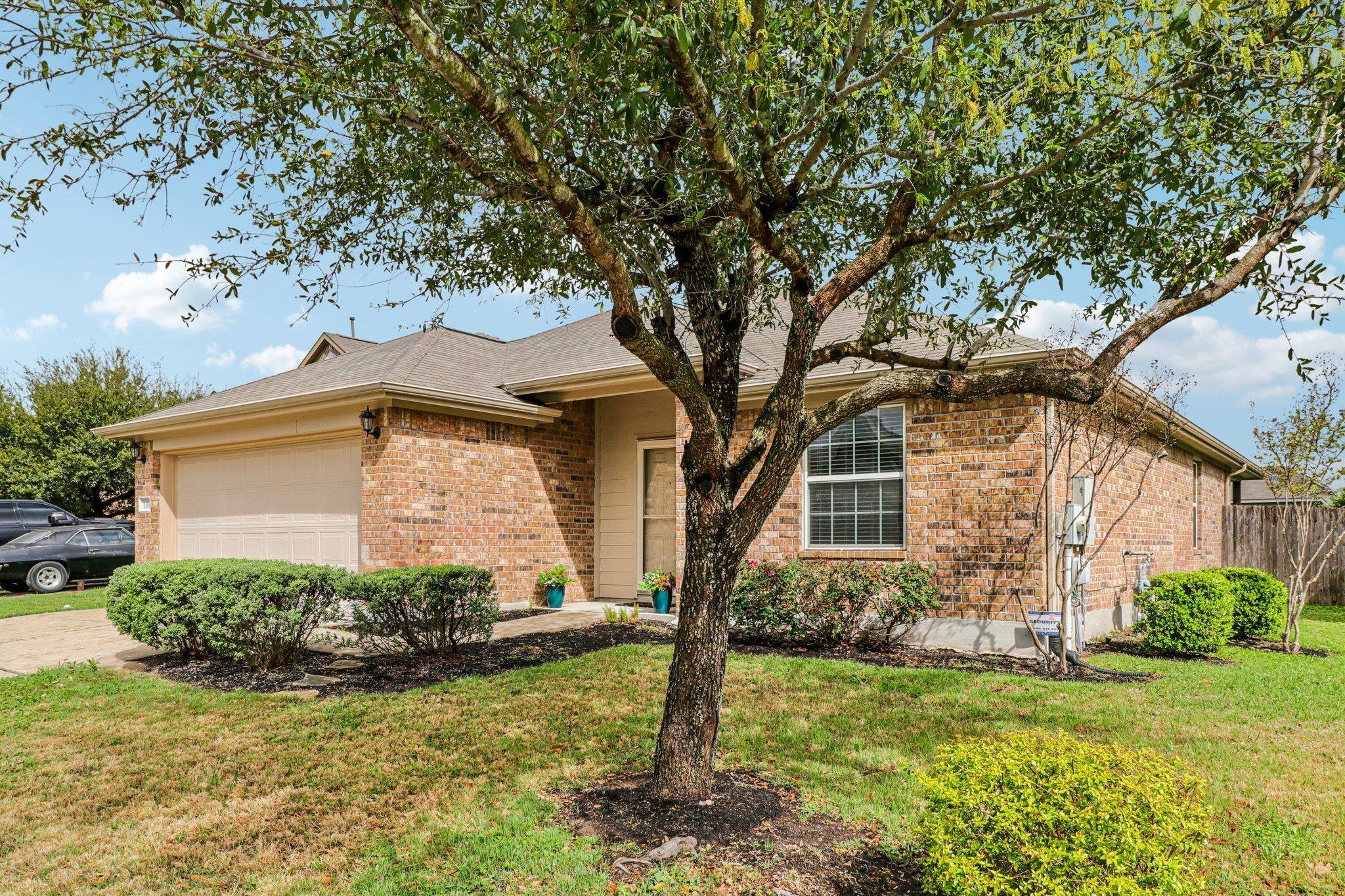 109 Mollie DR, Hutto, TX 78634