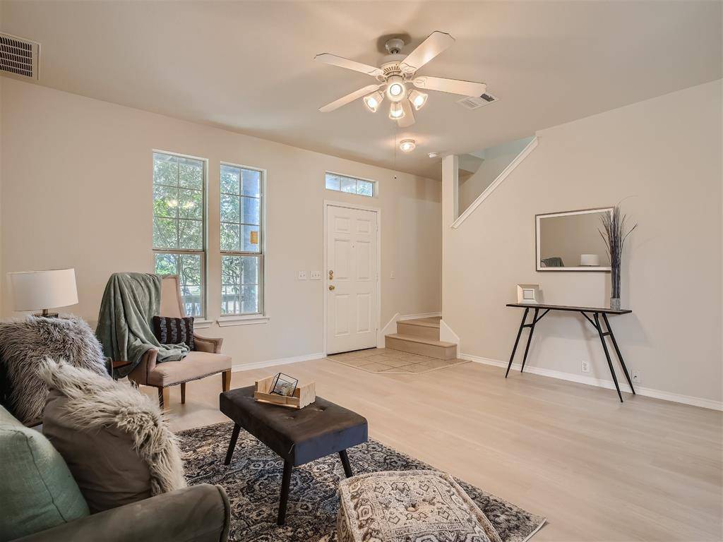 331 Utterback #B, Kyle, TX 78640