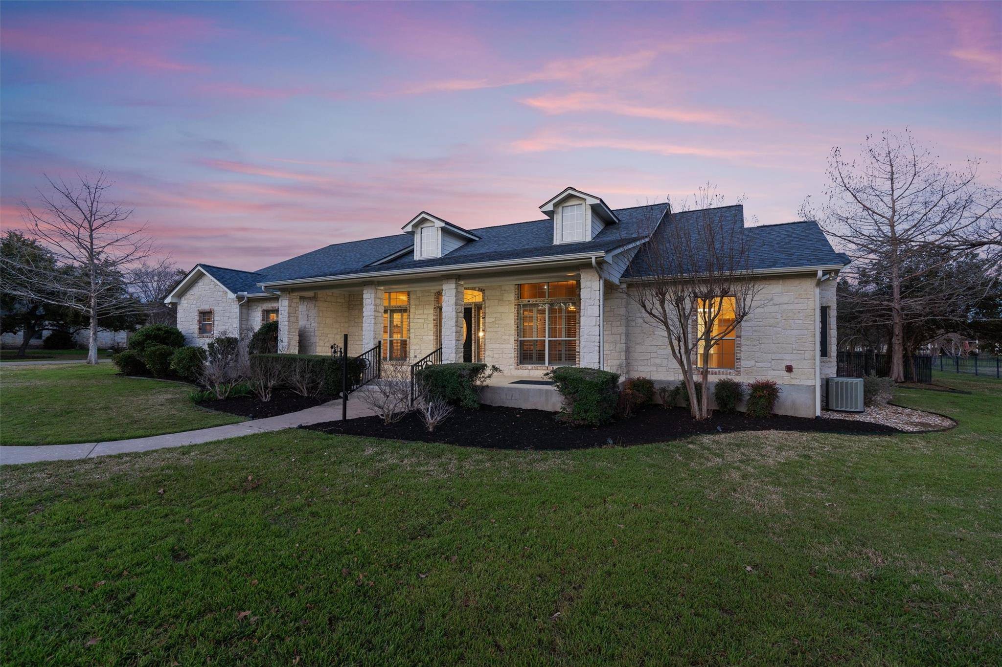 112 Ten Oaks DR, Georgetown, TX 78633