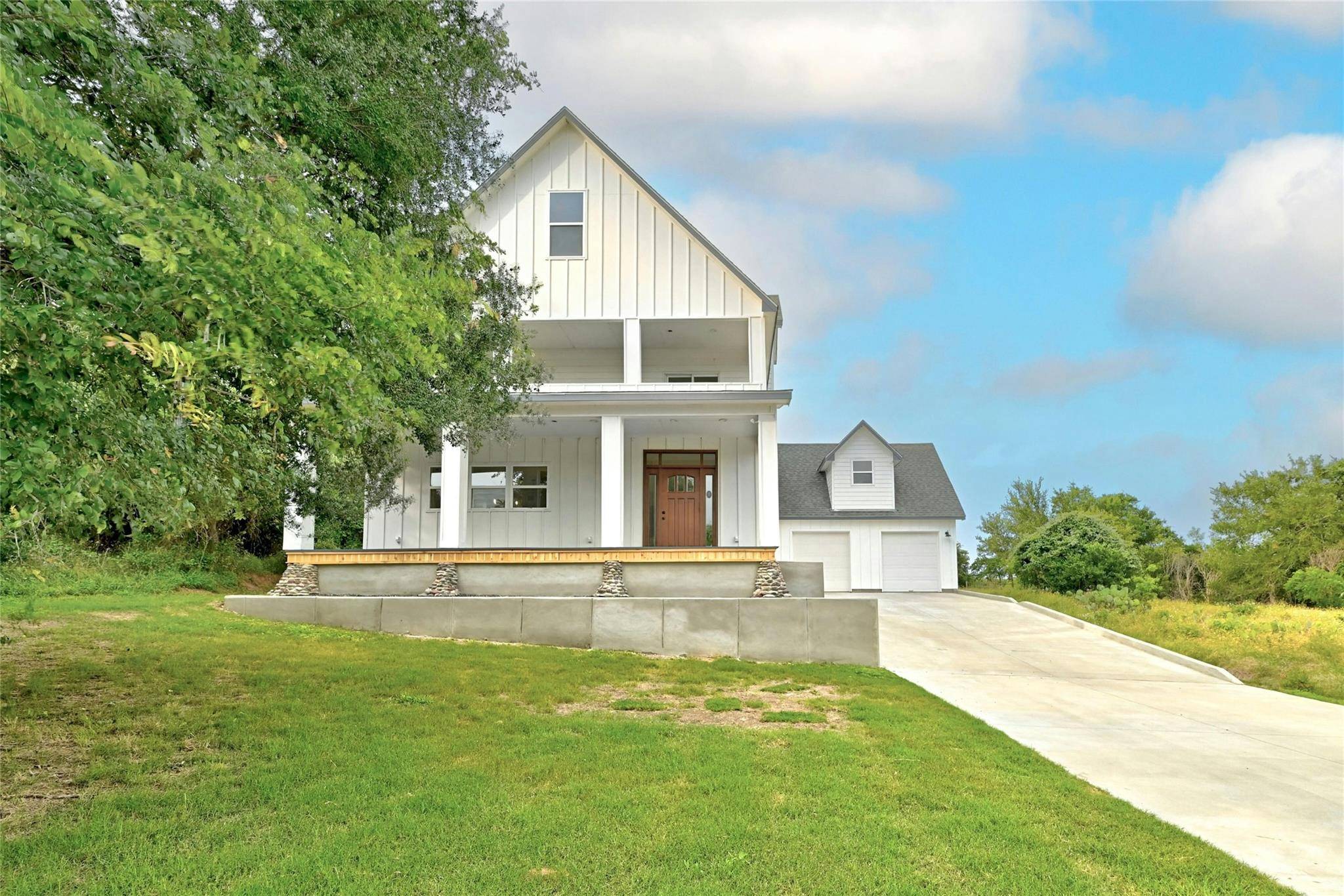 260 E Riverside DR, Bastrop, TX 78602