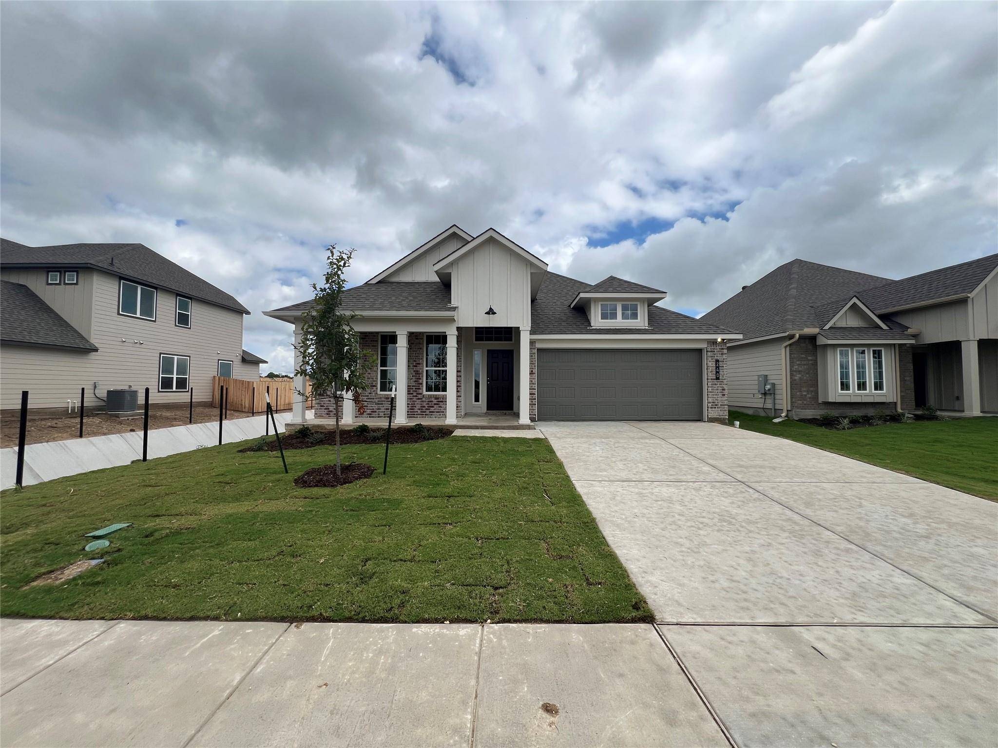 240 Gus LOOP, Georgetown, TX 78626